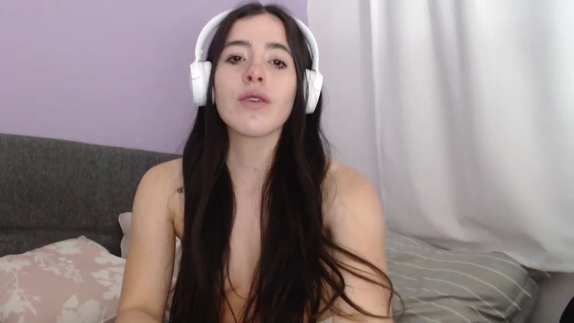Gallery image thumbnail from Zoe_mill3r's myfreecams stream on, 12/08/2023, 09:37 image 3 of 20