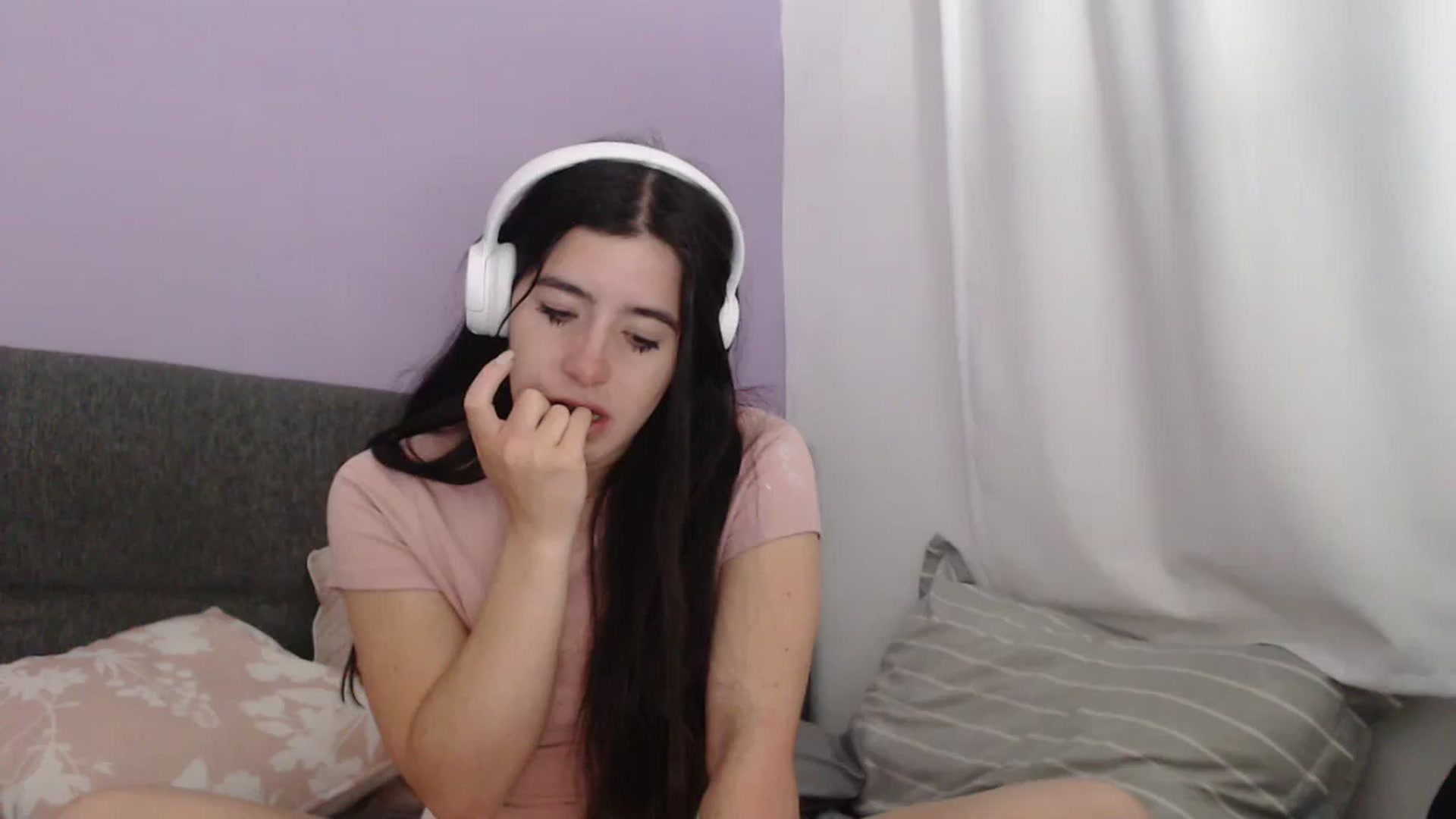 Gallery image thumbnail from Zoe_mill3r's myfreecams stream on, 12/08/2023, 09:37 image 18 of 20