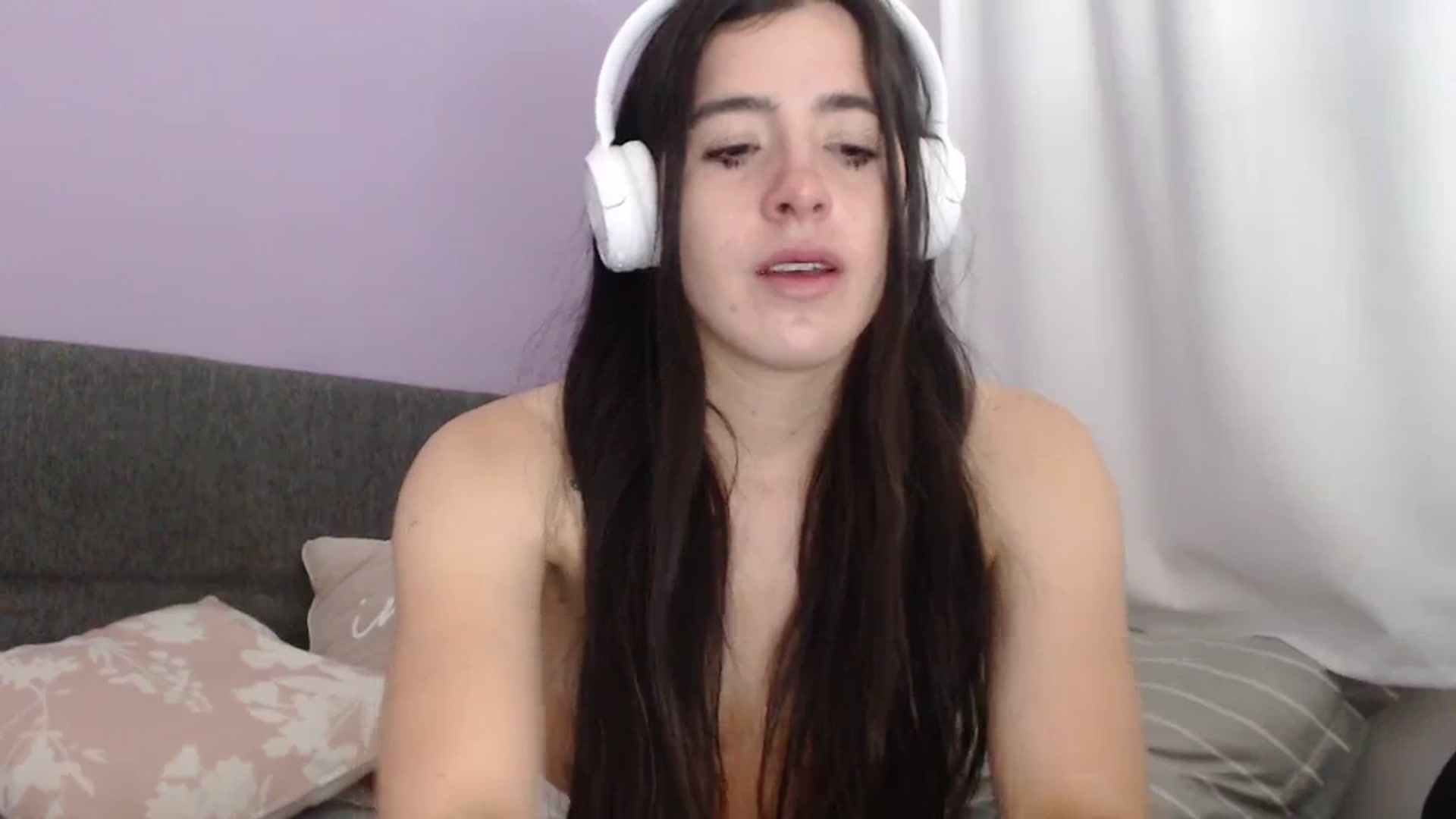 Gallery image thumbnail from Zoe_mill3r's myfreecams stream on, 12/08/2023, 09:37 image 7 of 20