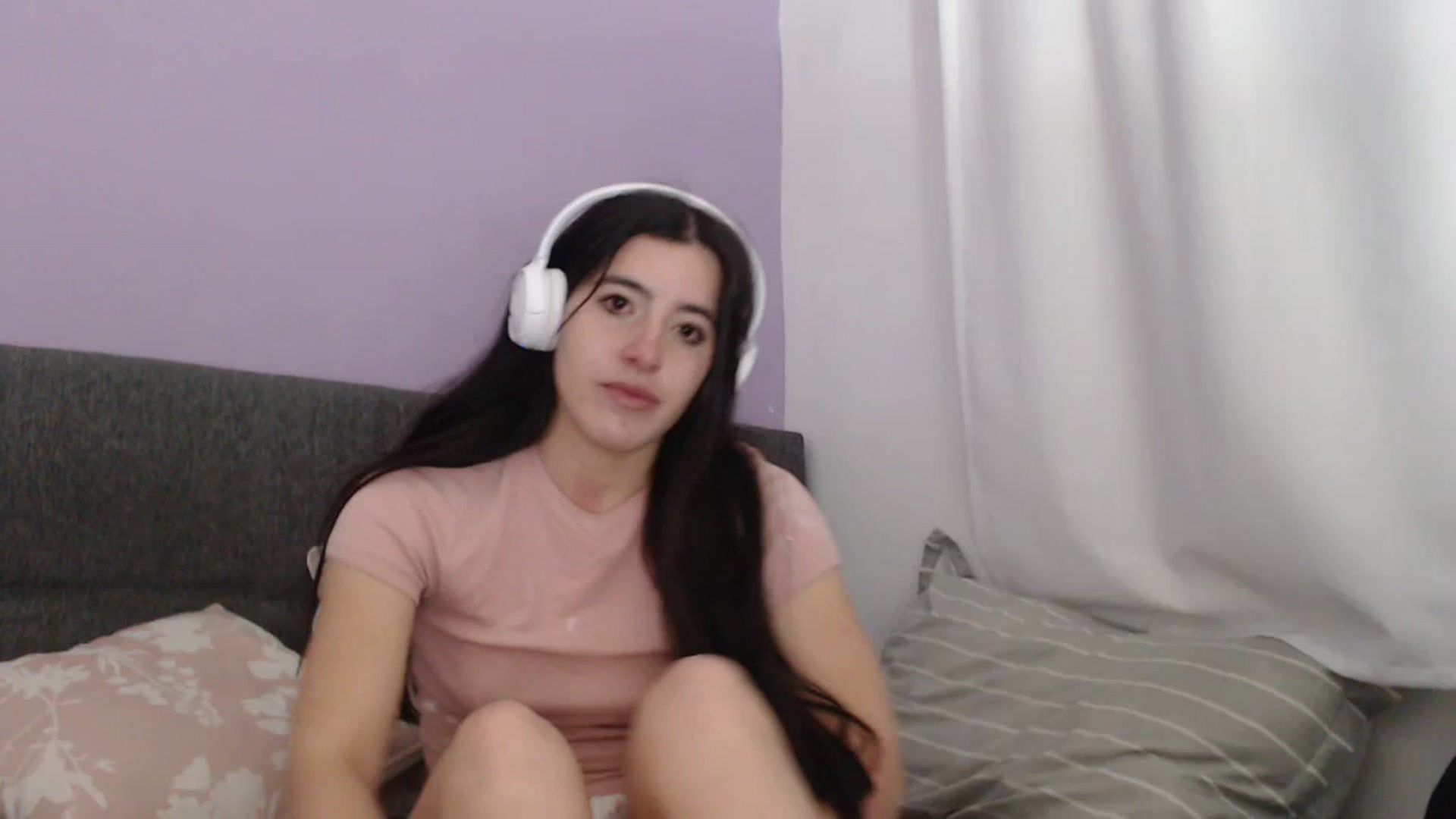 Gallery image thumbnail from Zoe_mill3r's myfreecams stream on, 12/08/2023, 09:37 image 20 of 20