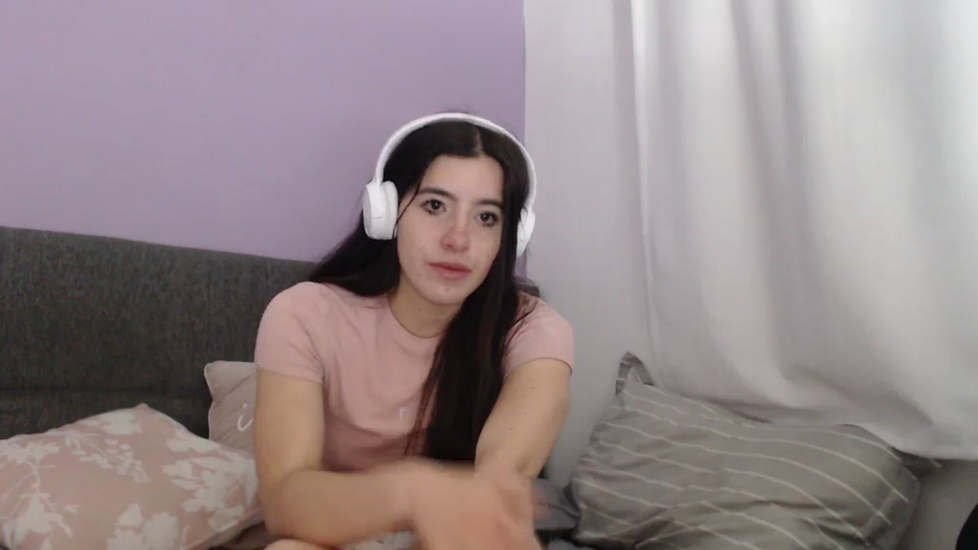 Gallery image thumbnail from Zoe_mill3r's myfreecams stream on, 12/08/2023, 09:37 image 13 of 20