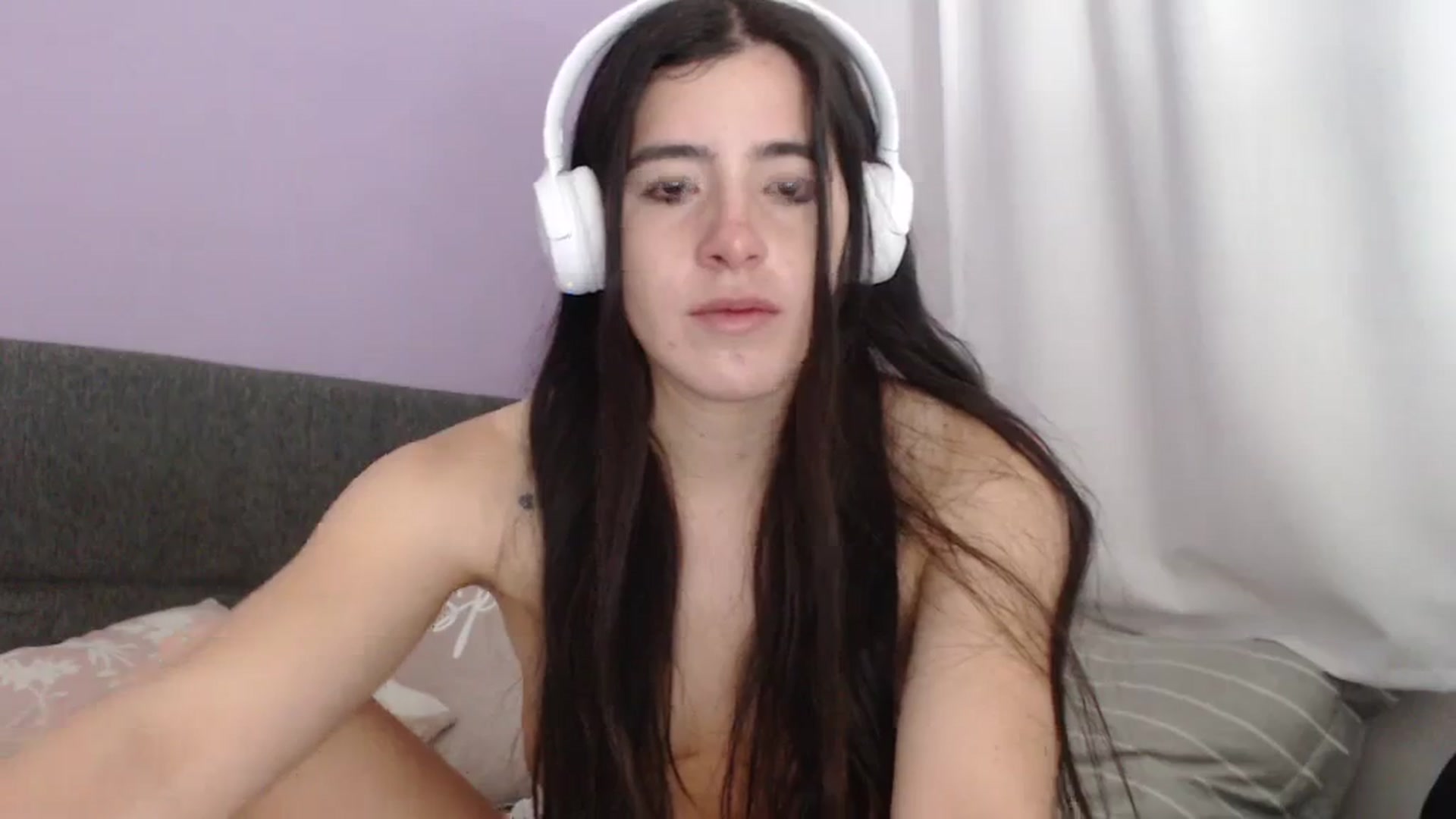 Gallery image thumbnail from Zoe_mill3r's myfreecams stream on, 12/08/2023, 09:37 image 6 of 20