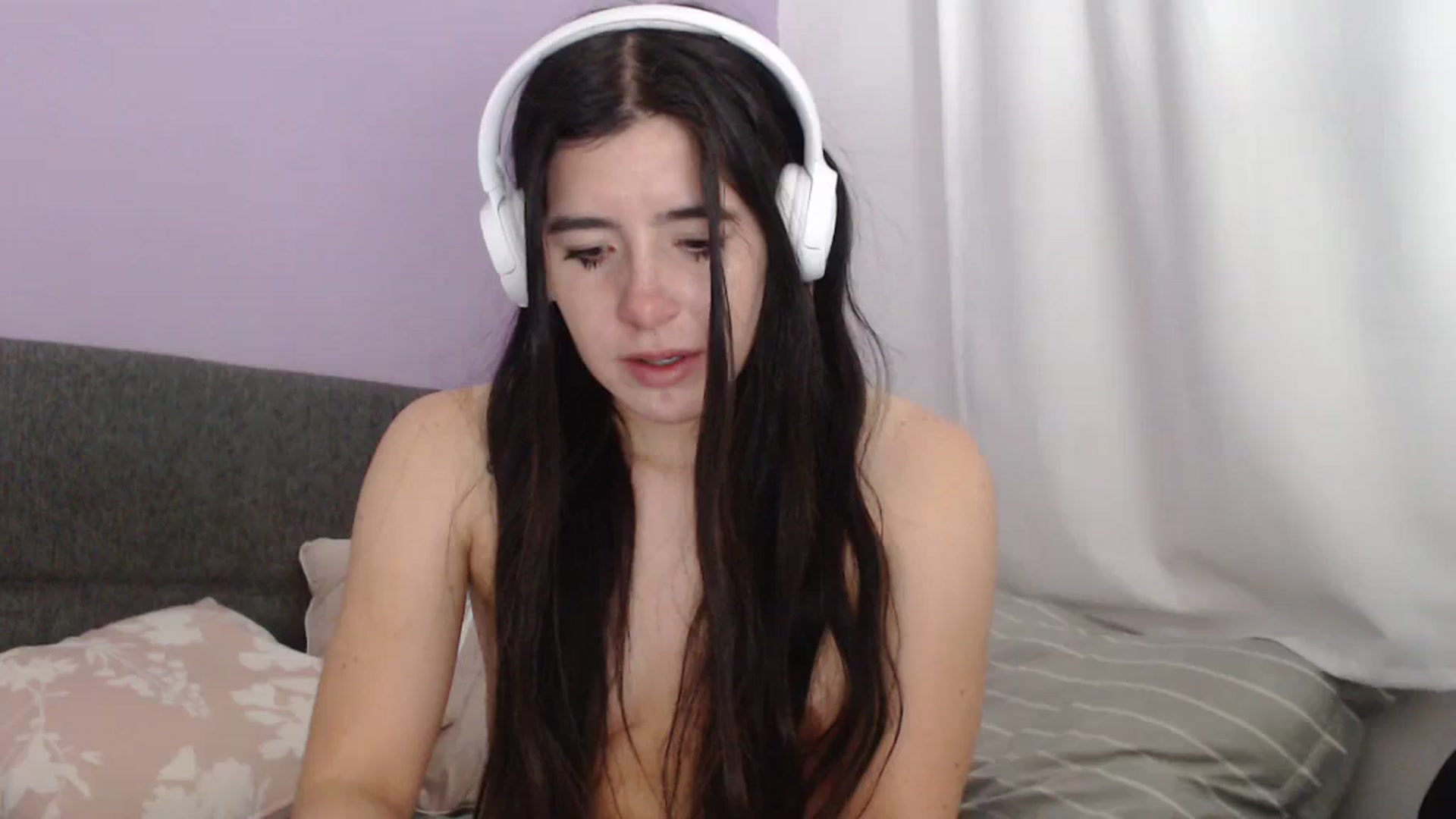 Gallery image thumbnail from Zoe_mill3r's myfreecams stream on, 12/08/2023, 09:37 image 2 of 20