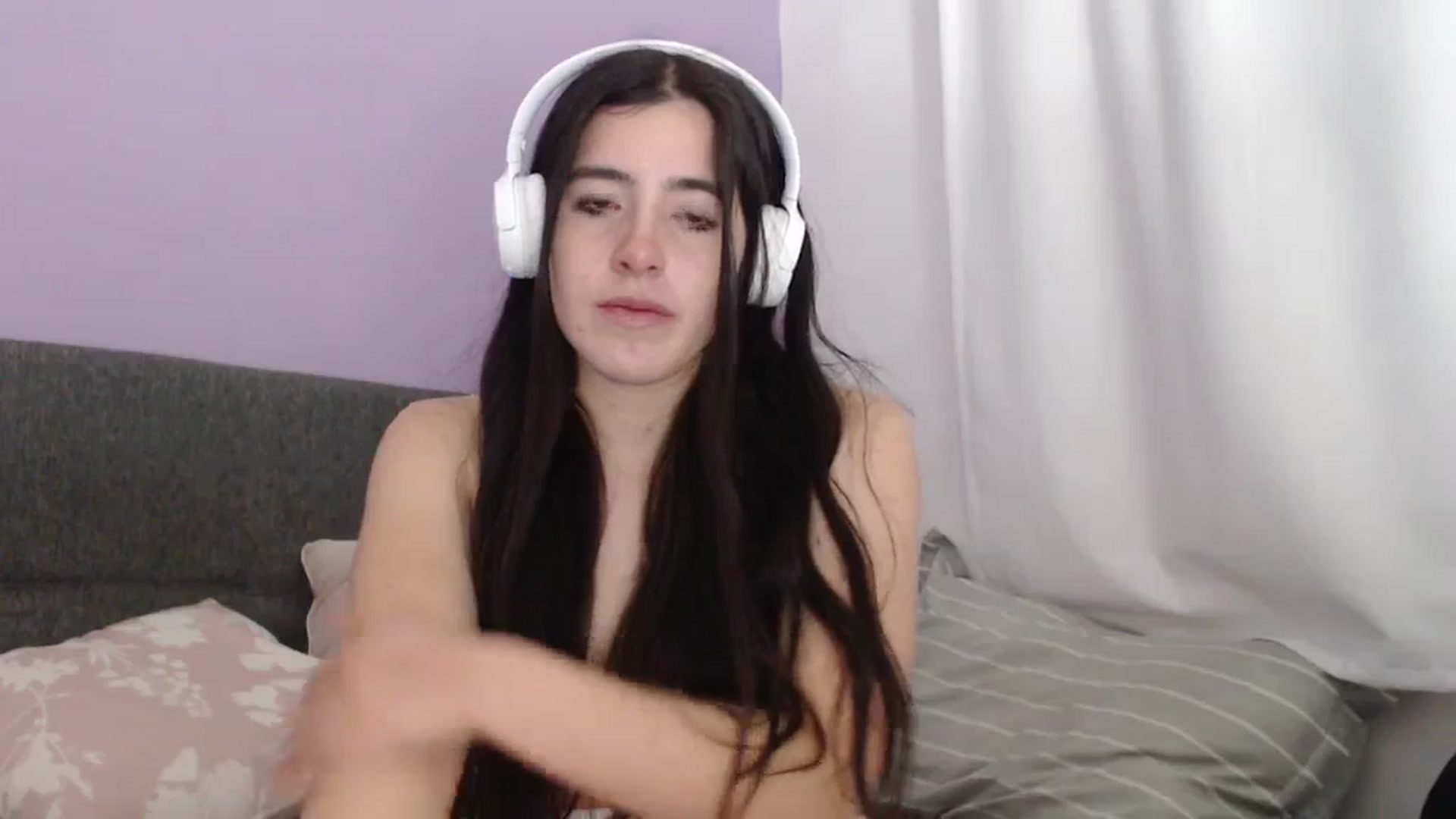 Gallery image thumbnail from Zoe_mill3r's myfreecams stream on, 12/08/2023, 09:37 image 4 of 20