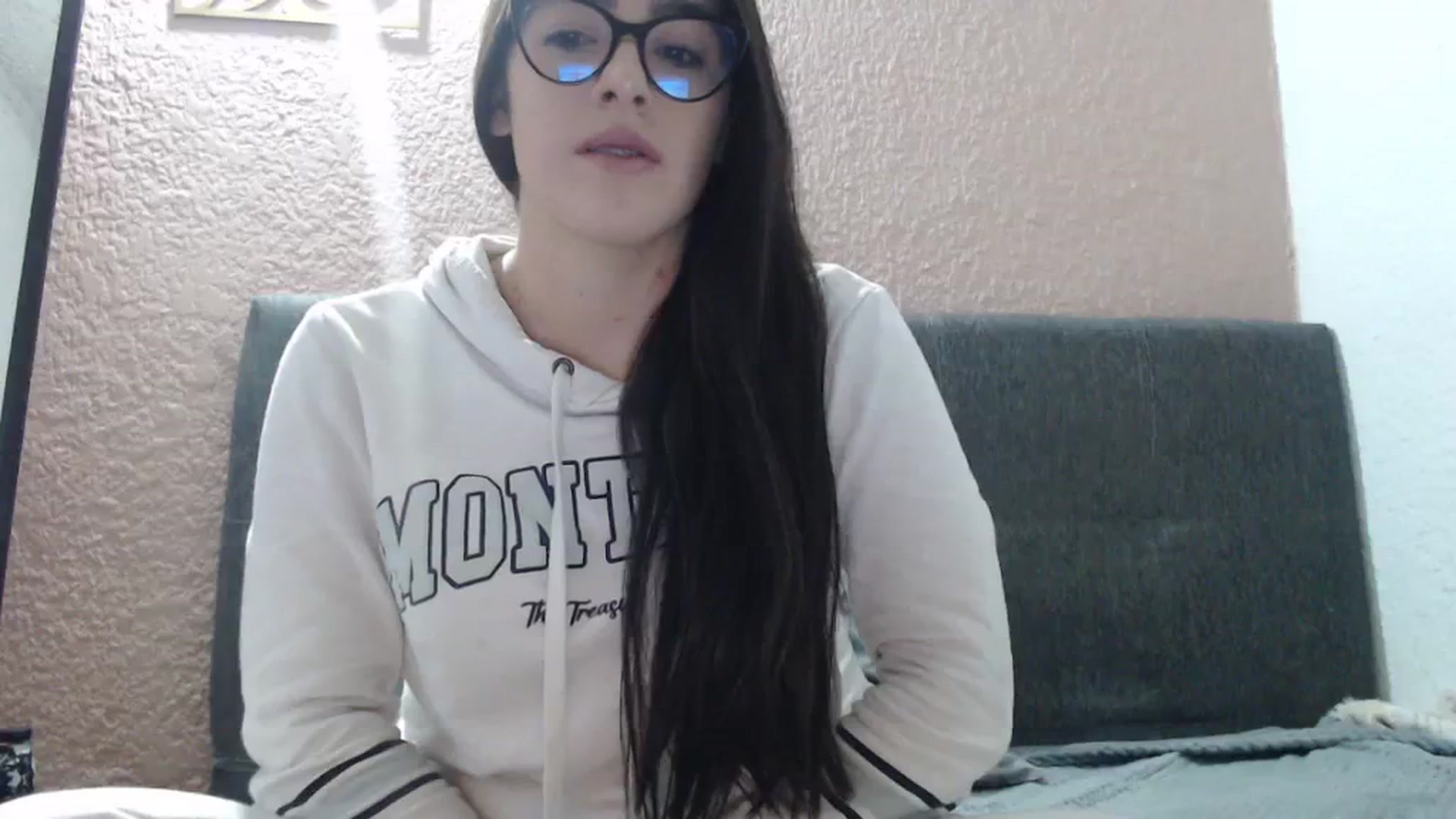Gallery image thumbnail from Zoe_mill3r's myfreecams stream on, 12/20/2023, 11:15 image 6 of 20