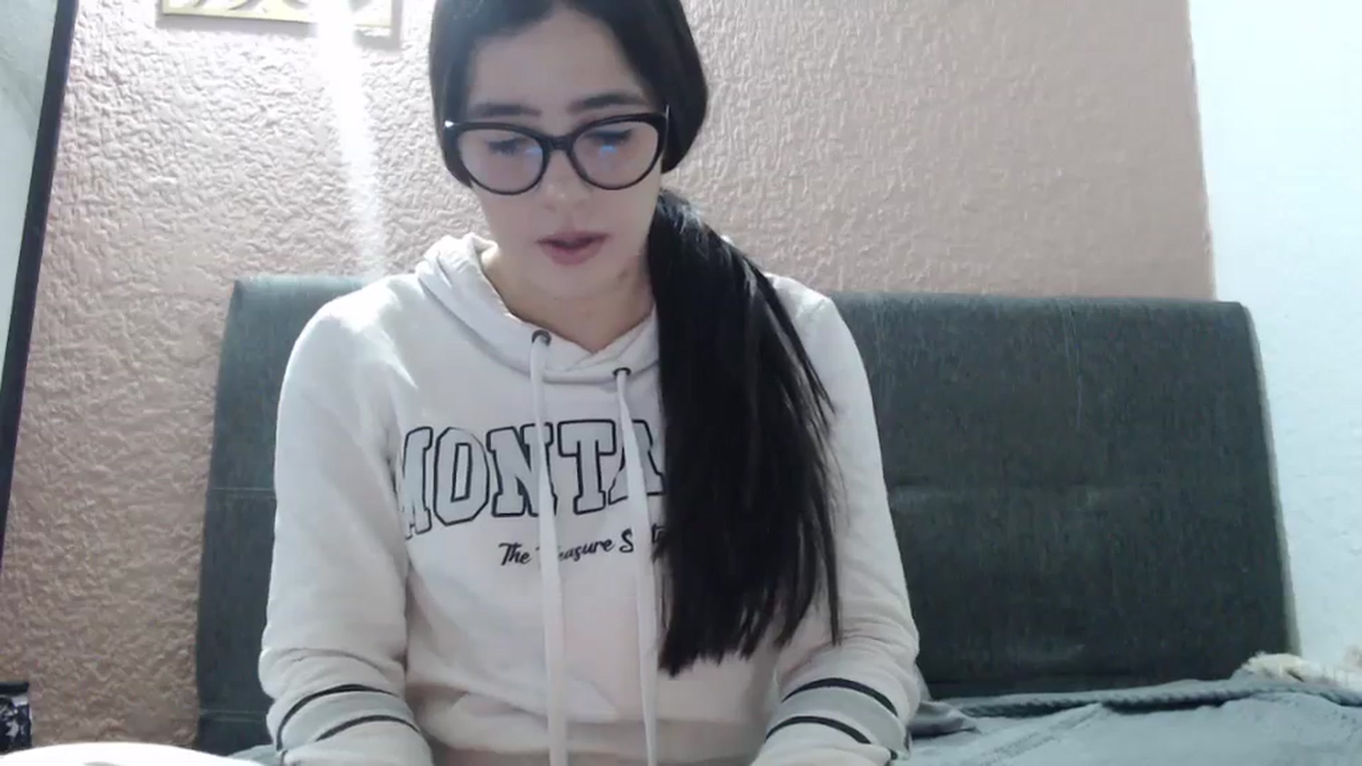 Gallery image thumbnail from Zoe_mill3r's myfreecams stream on, 12/20/2023, 11:15 image 5 of 20