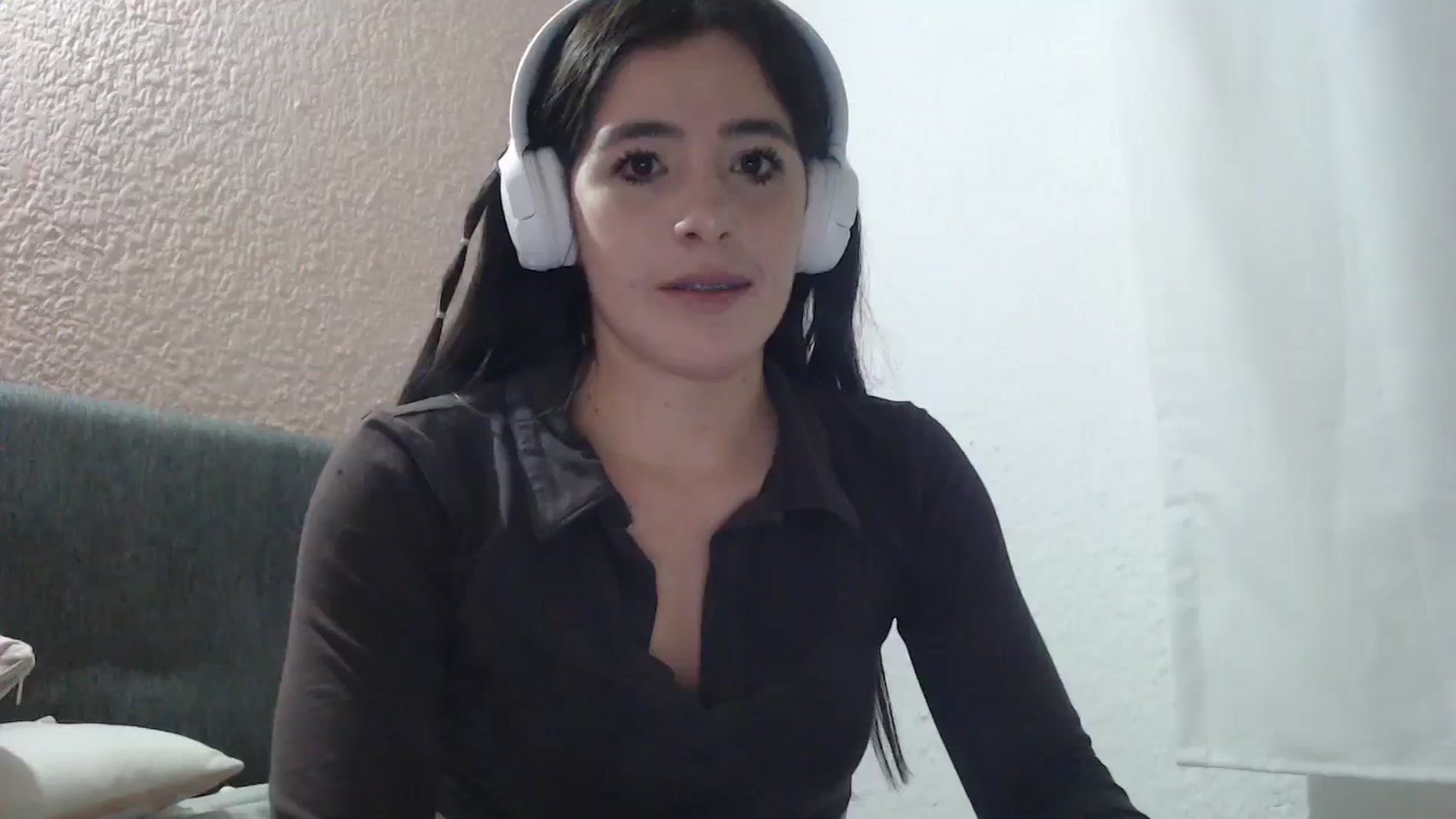 Gallery image thumbnail from Zoe_mill3r's myfreecams stream on, 12/27/2023, 02:00 image 8 of 20