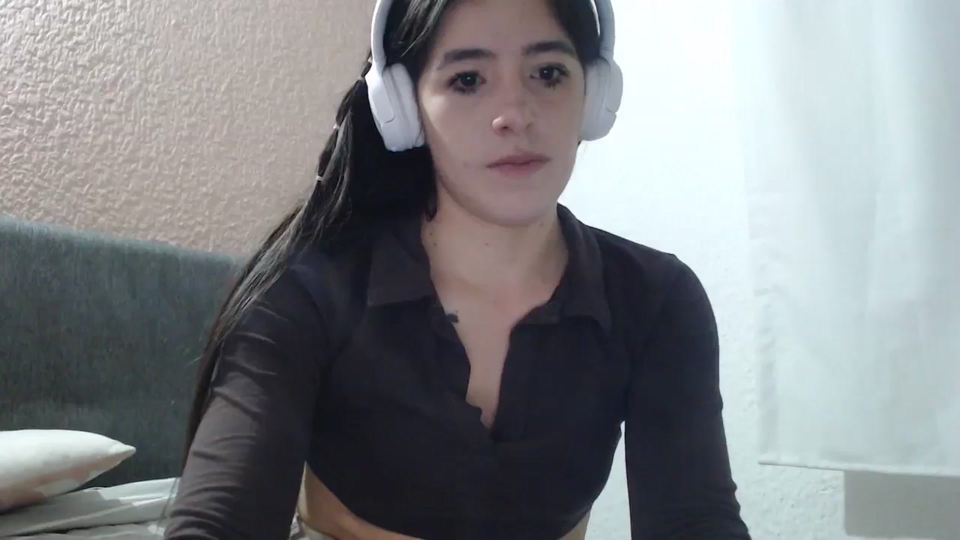 Gallery image thumbnail from Zoe_mill3r's myfreecams stream on, 12/27/2023, 02:00 image 18 of 20
