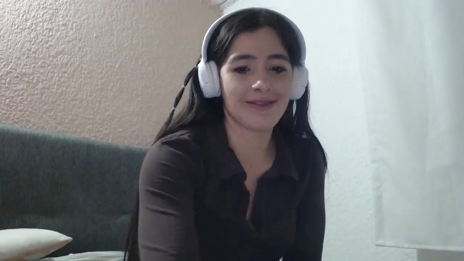 Gallery image thumbnail from Zoe_mill3r's myfreecams stream on, 12/27/2023, 02:00 image 10 of 20