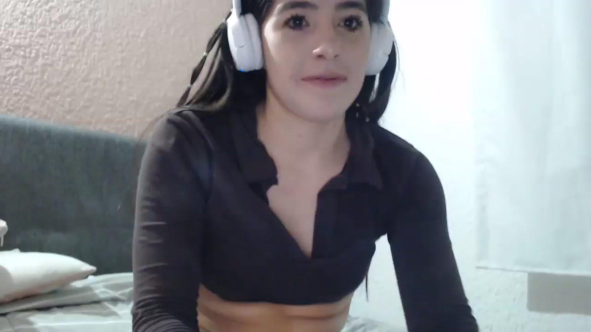 Gallery image thumbnail from Zoe_mill3r's myfreecams stream on, 12/27/2023, 02:00 image 5 of 20
