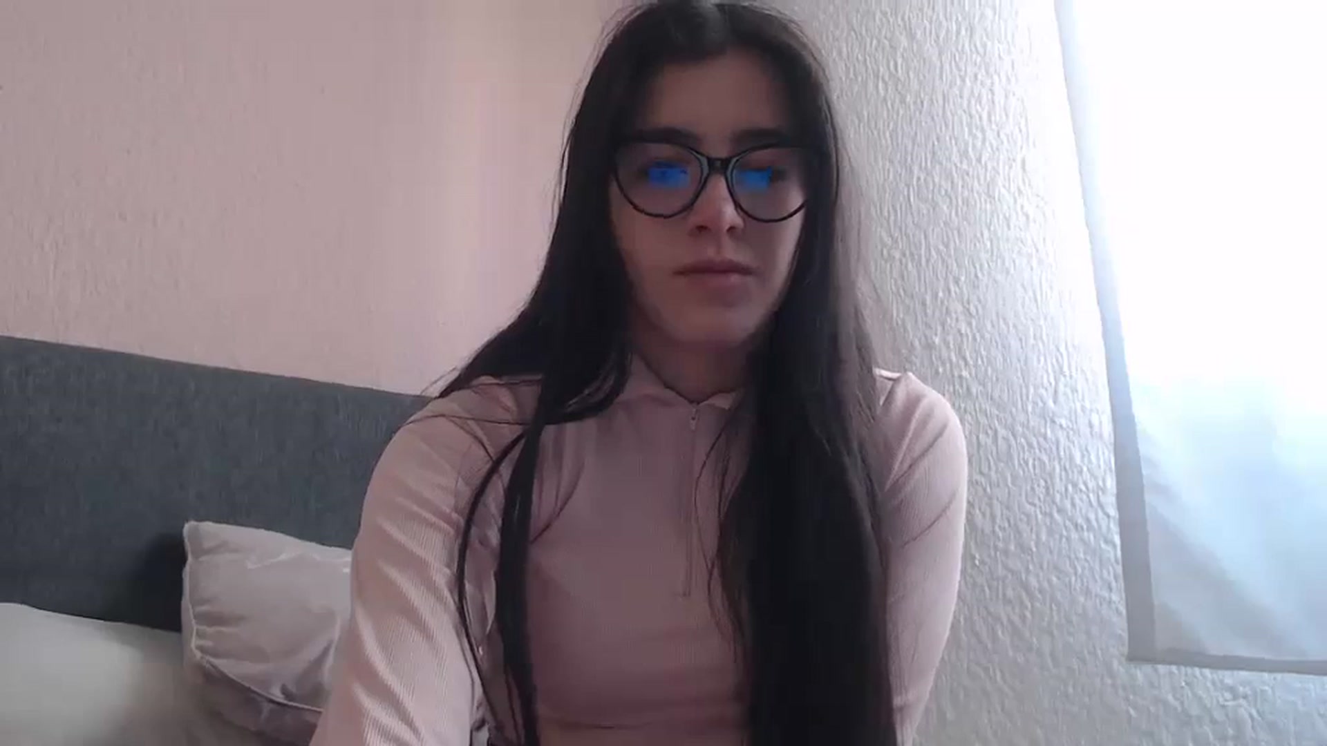 Gallery image thumbnail from Zoe_mill3r's myfreecams stream on, 12/29/2023, 13:34 image 17 of 20
