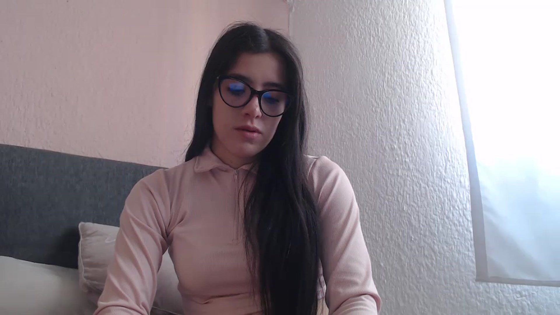 Gallery image thumbnail from Zoe_mill3r's myfreecams stream on, 12/29/2023, 13:34 image 15 of 20