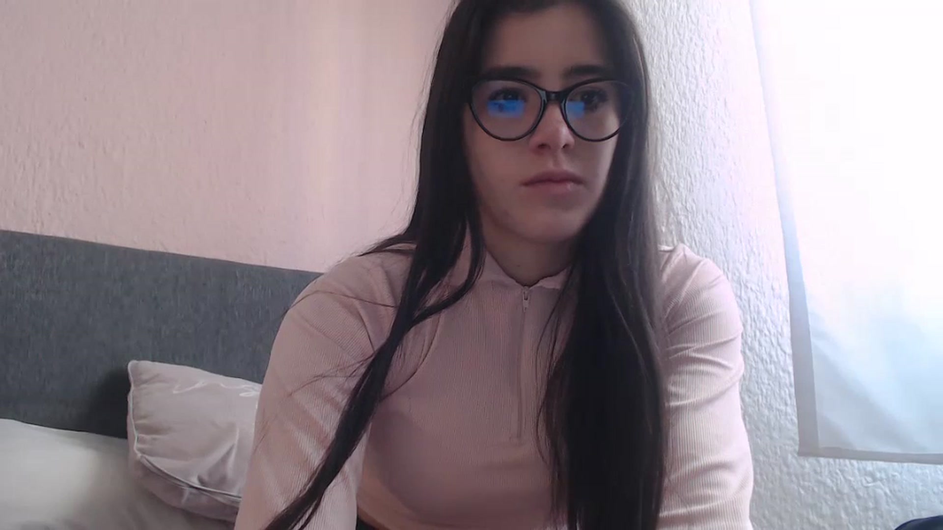 Gallery image thumbnail from Zoe_mill3r's myfreecams stream on, 12/29/2023, 13:34 image 18 of 20