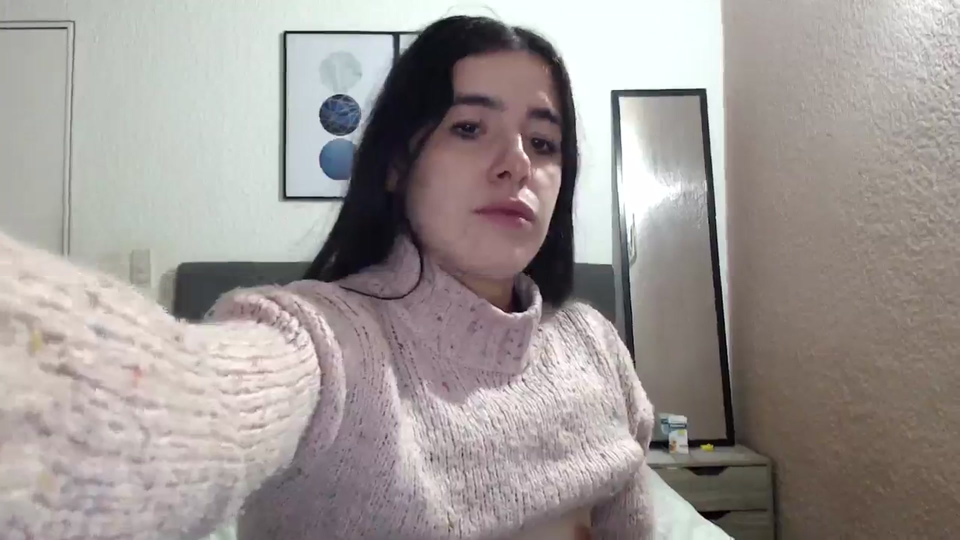 Gallery image thumbnail from Zoe_mill3r's myfreecams stream on, 06/24/2024, 10:05 image 8 of 20
