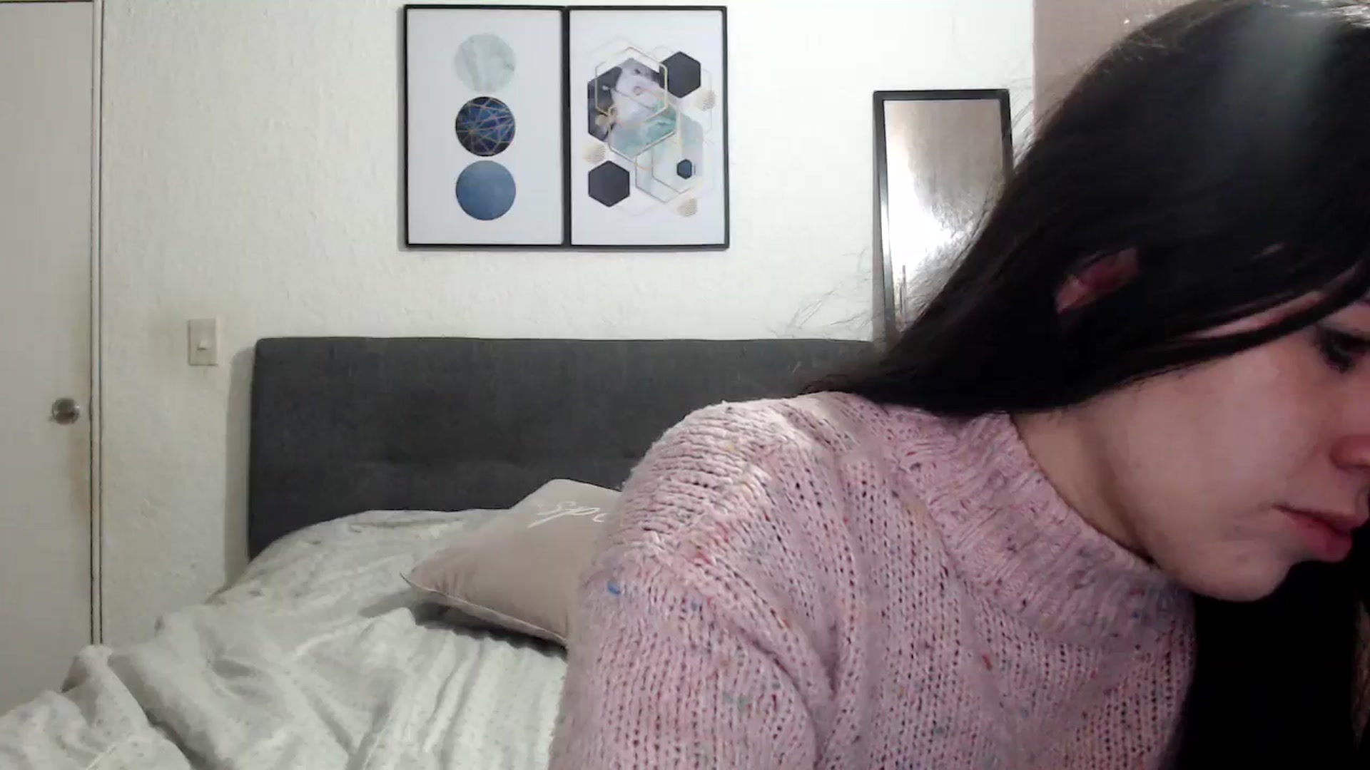 Gallery image thumbnail from Zoe_mill3r's myfreecams stream on, 06/24/2024, 10:05 image 11 of 20