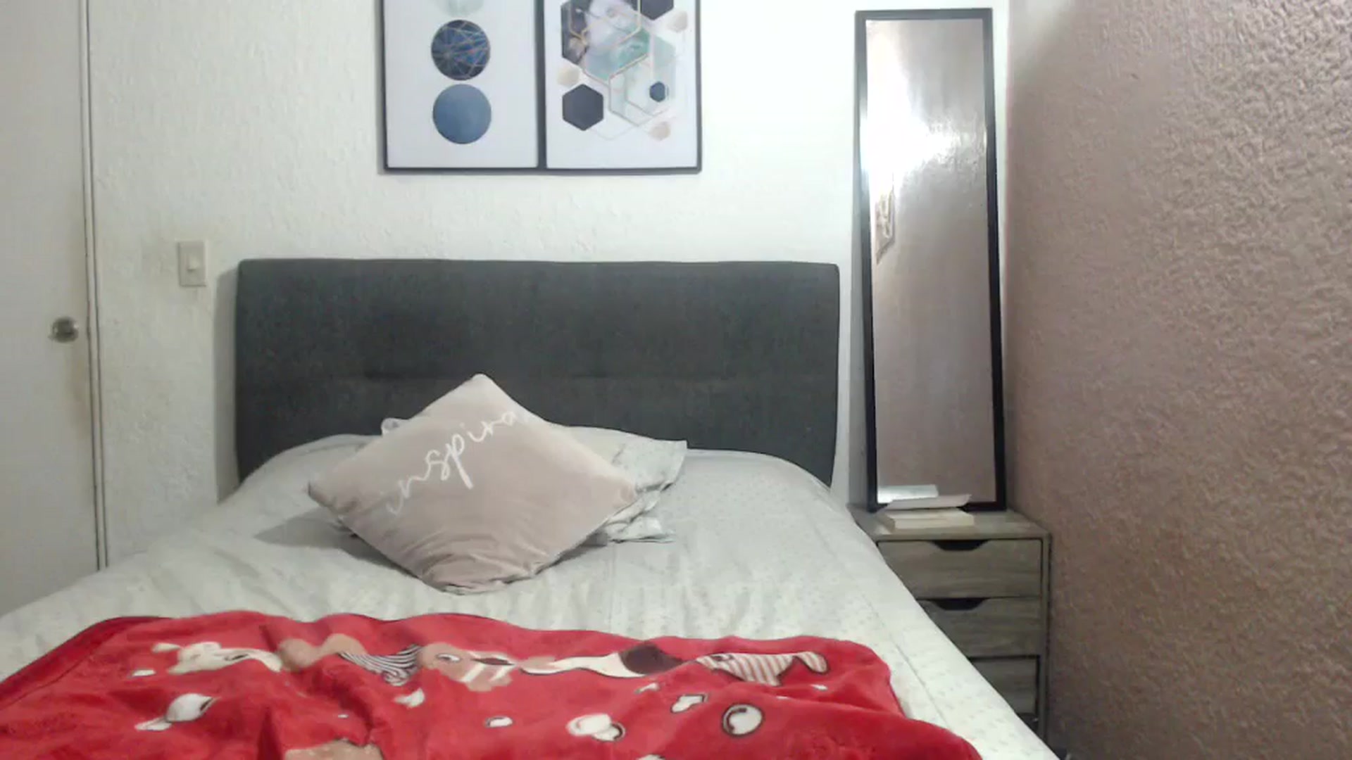 Gallery image thumbnail from Zoe_mill3r's myfreecams stream on, 07/08/2024, 24:00 image 16 of 20