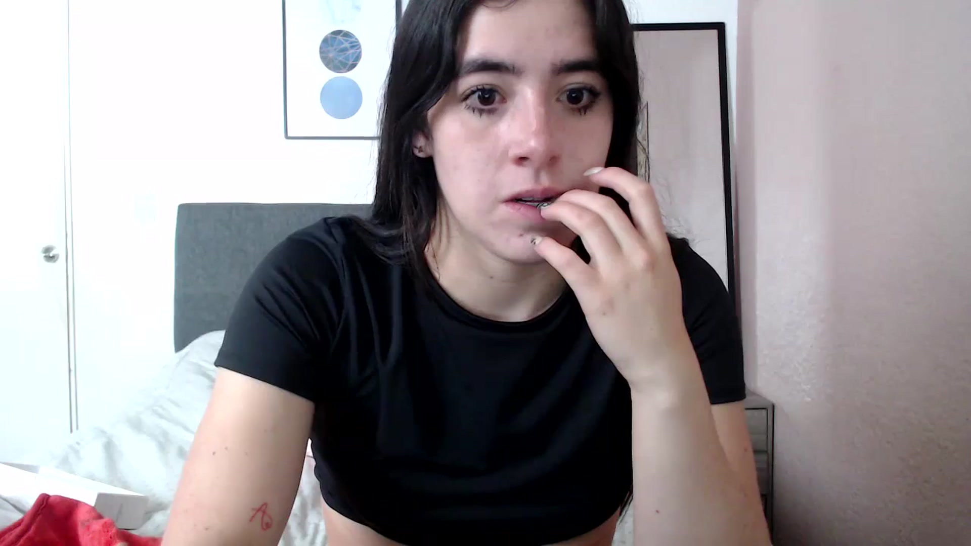 Gallery image thumbnail from Zoe_mill3r's myfreecams stream on, 07/10/2024, 18:11 image 16 of 20