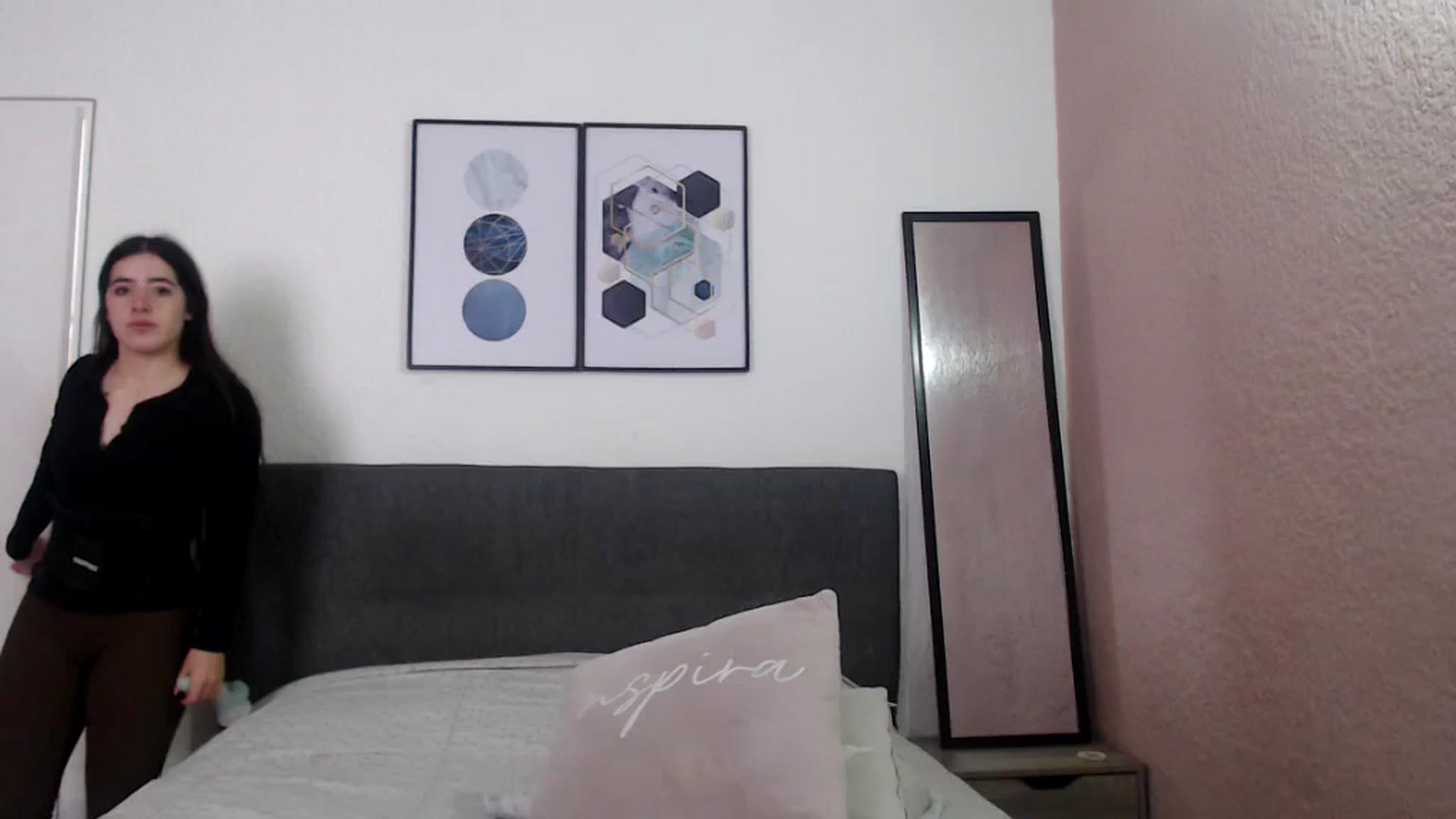 Gallery image thumbnail from Zoe_mill3r's myfreecams stream on, 07/19/2024, 13:49 image 1 of 20