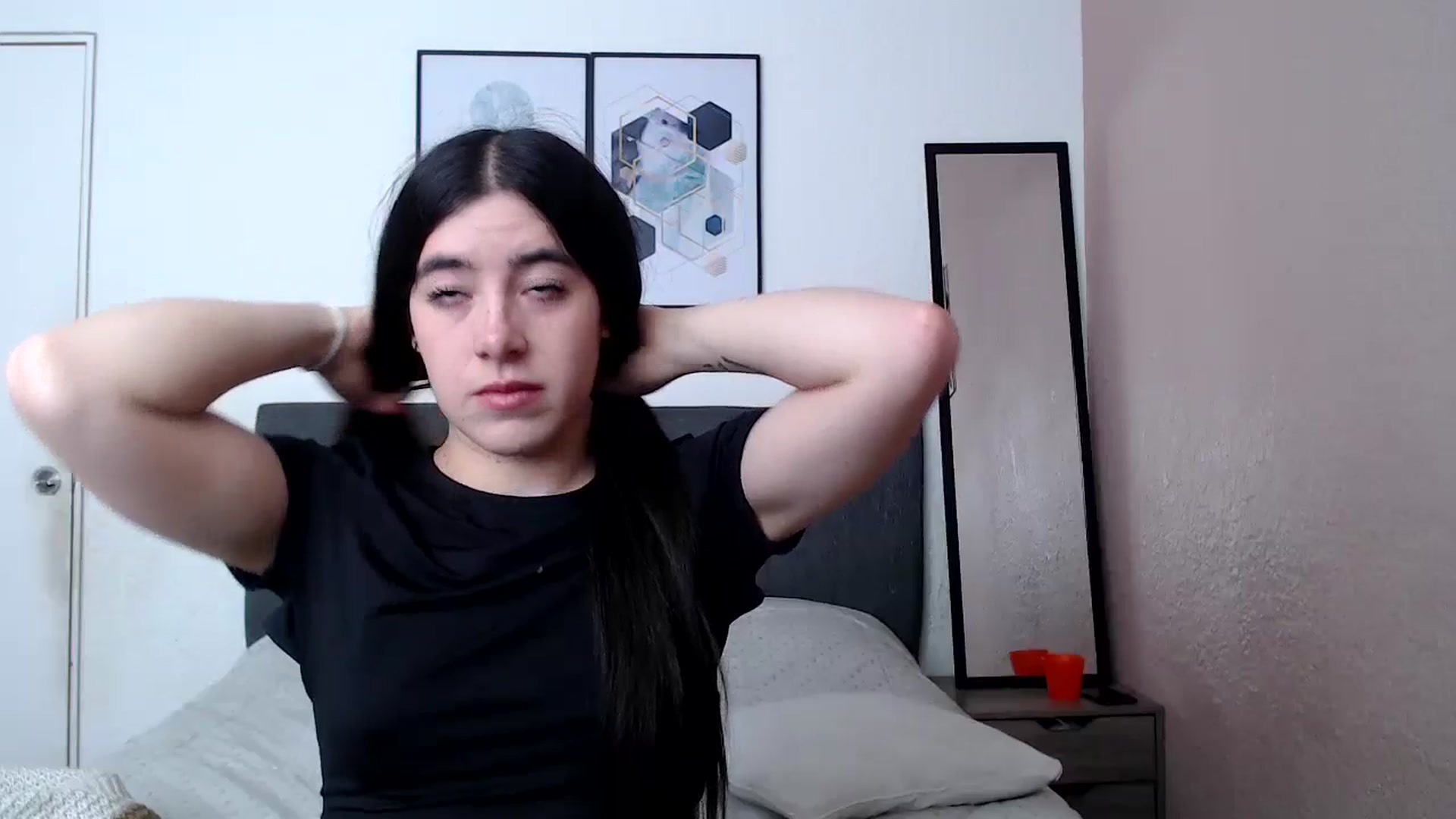 Gallery image thumbnail from Zoe_mill3r's myfreecams stream on, 07/23/2024, 17:38 image 7 of 20