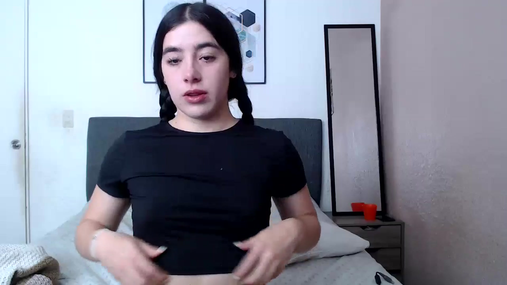 Gallery image thumbnail from Zoe_mill3r's myfreecams stream on, 07/23/2024, 17:38 image 19 of 20