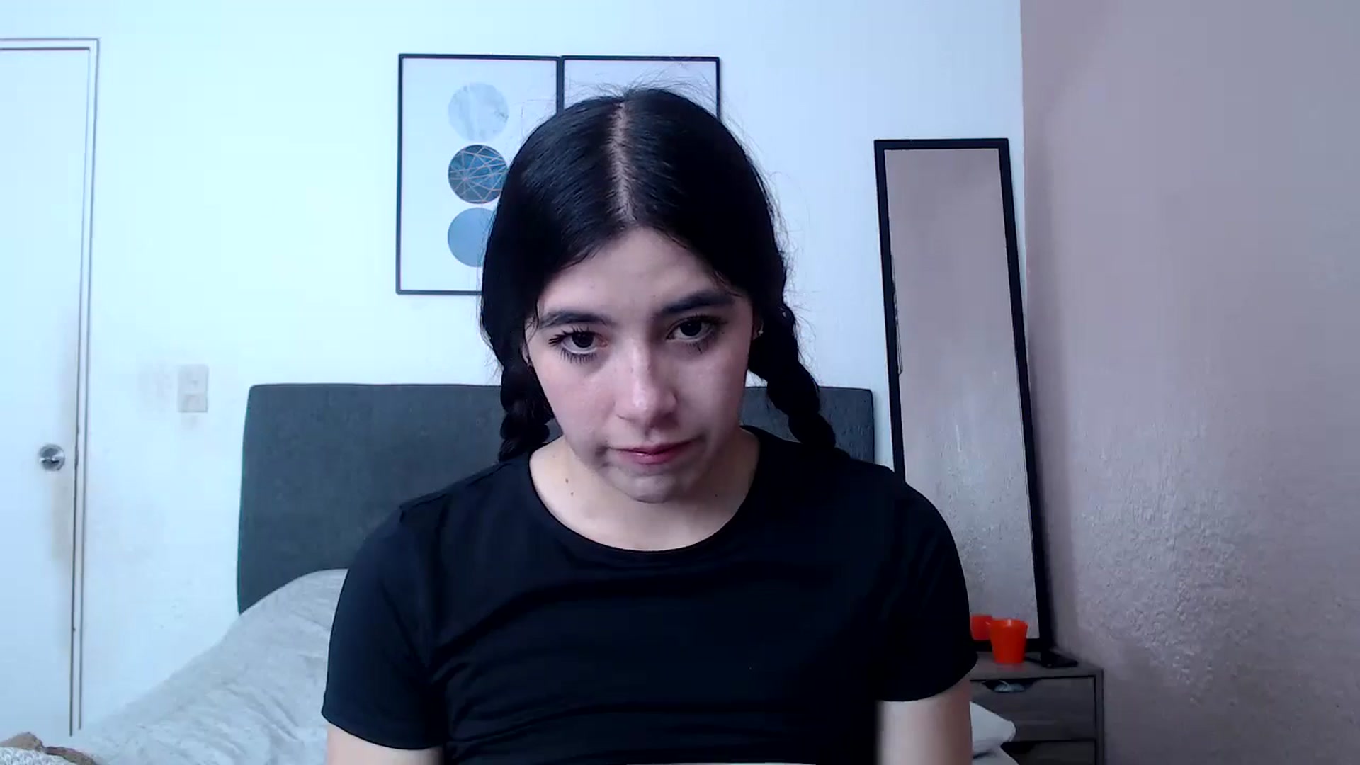 Gallery image thumbnail from Zoe_mill3r's myfreecams stream on, 07/23/2024, 18:03 image 17 of 20