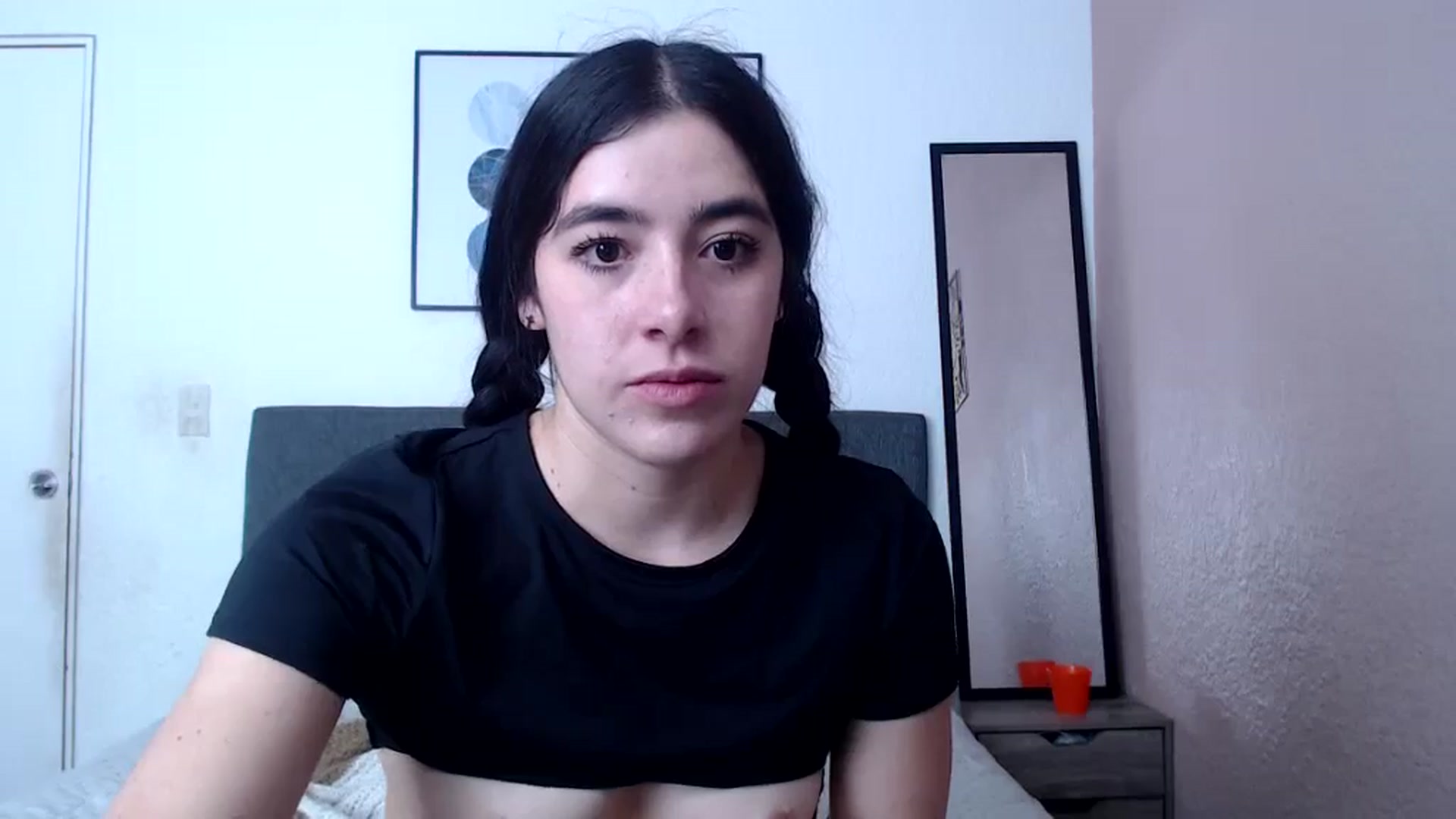 Gallery image thumbnail from Zoe_mill3r's myfreecams stream on, 07/23/2024, 19:40 image 14 of 20