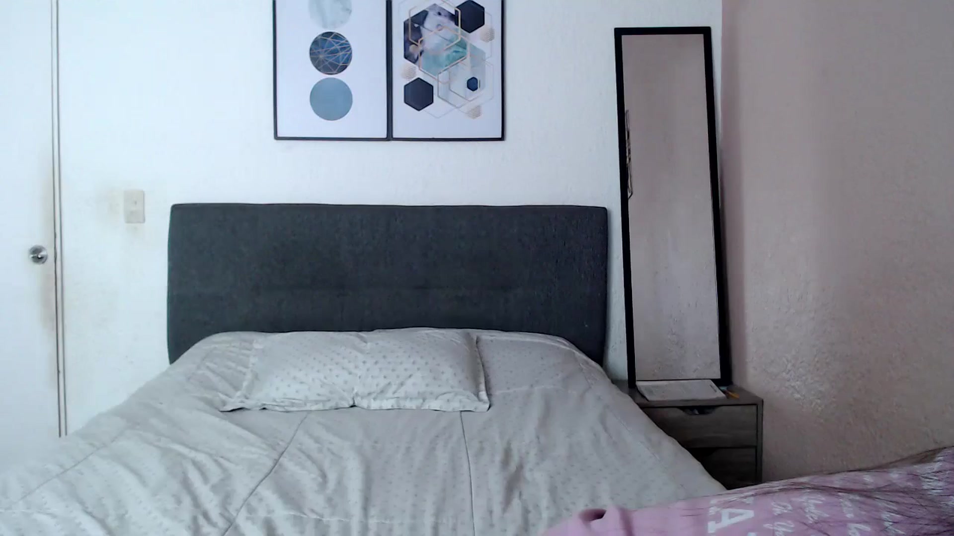 Gallery image thumbnail from Zoe_mill3r's myfreecams stream on, 07/24/2024, 14:11 image 17 of 20