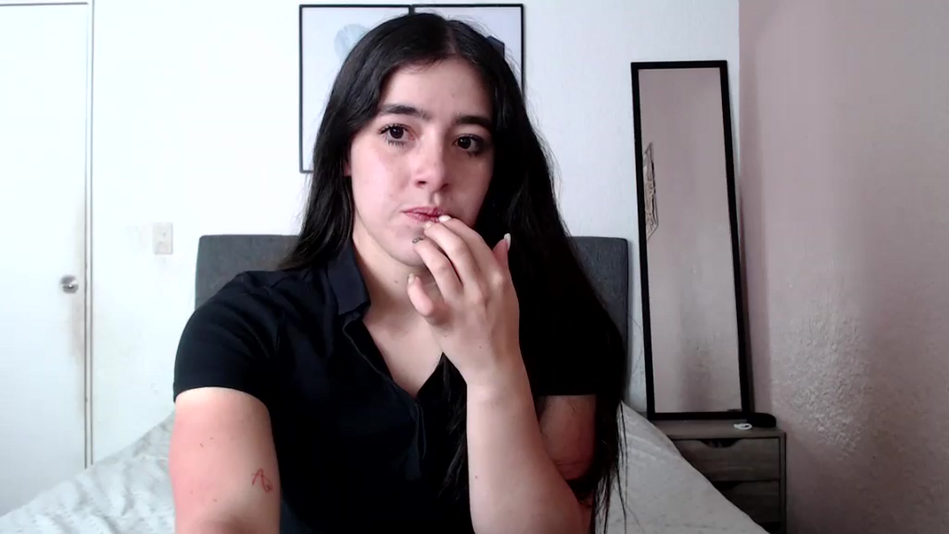 Gallery image thumbnail from Zoe_mill3r's myfreecams stream on, 07/28/2024, 18:39 image 9 of 20