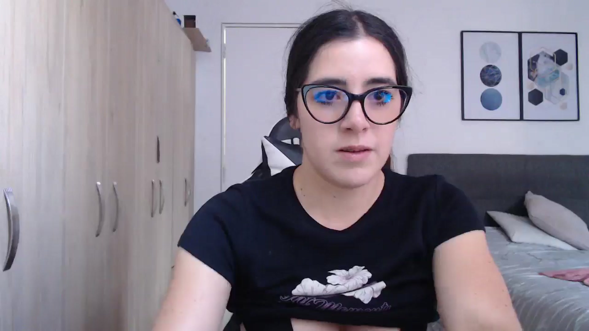 Gallery image thumbnail from Zoe_mill3r's myfreecams stream on, 08/20/2025, 18:53 image 7 of 20