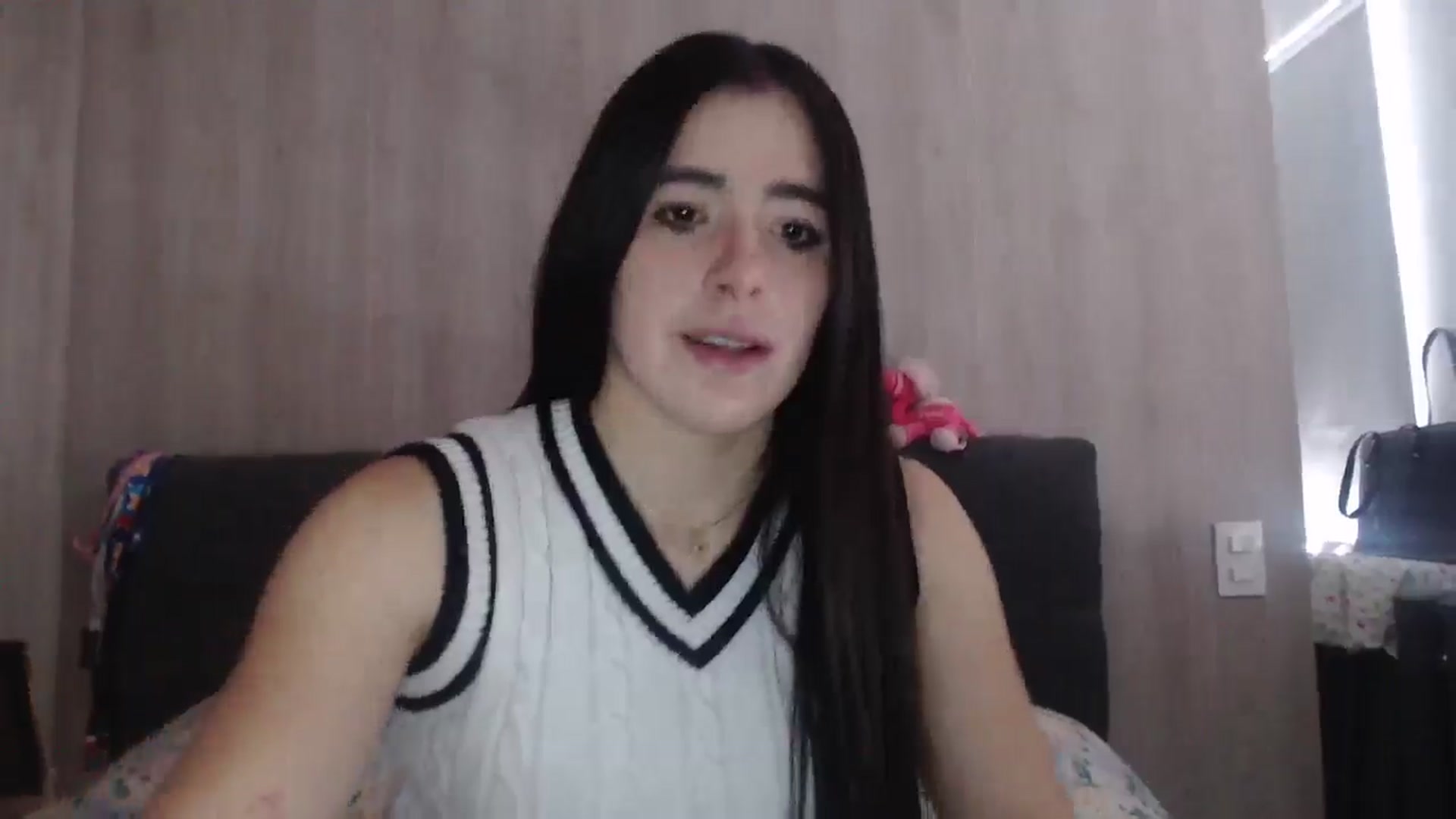 Gallery image thumbnail from Zoe_mill3r's myfreecams stream on, 09/21/2025, 16:59 image 18 of 20