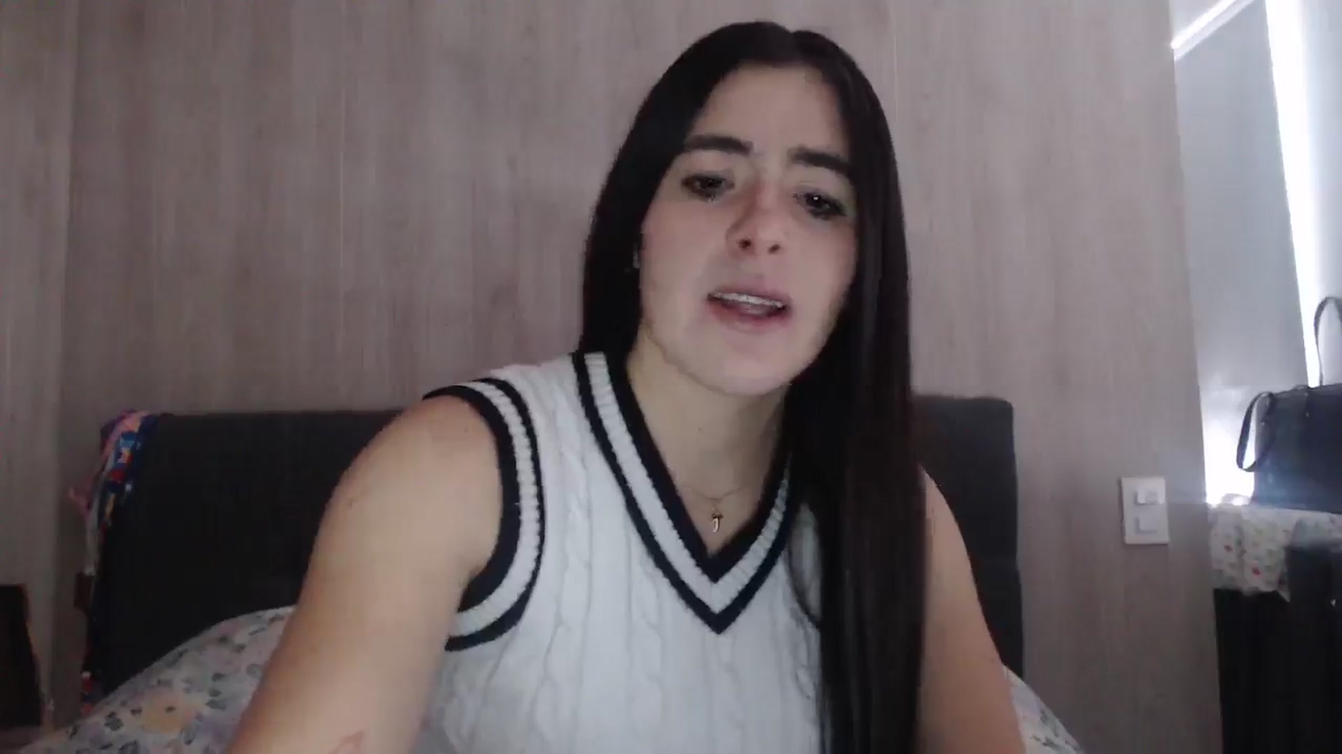 Gallery image thumbnail from Zoe_mill3r's myfreecams stream on, 09/21/2025, 16:59 image 17 of 20