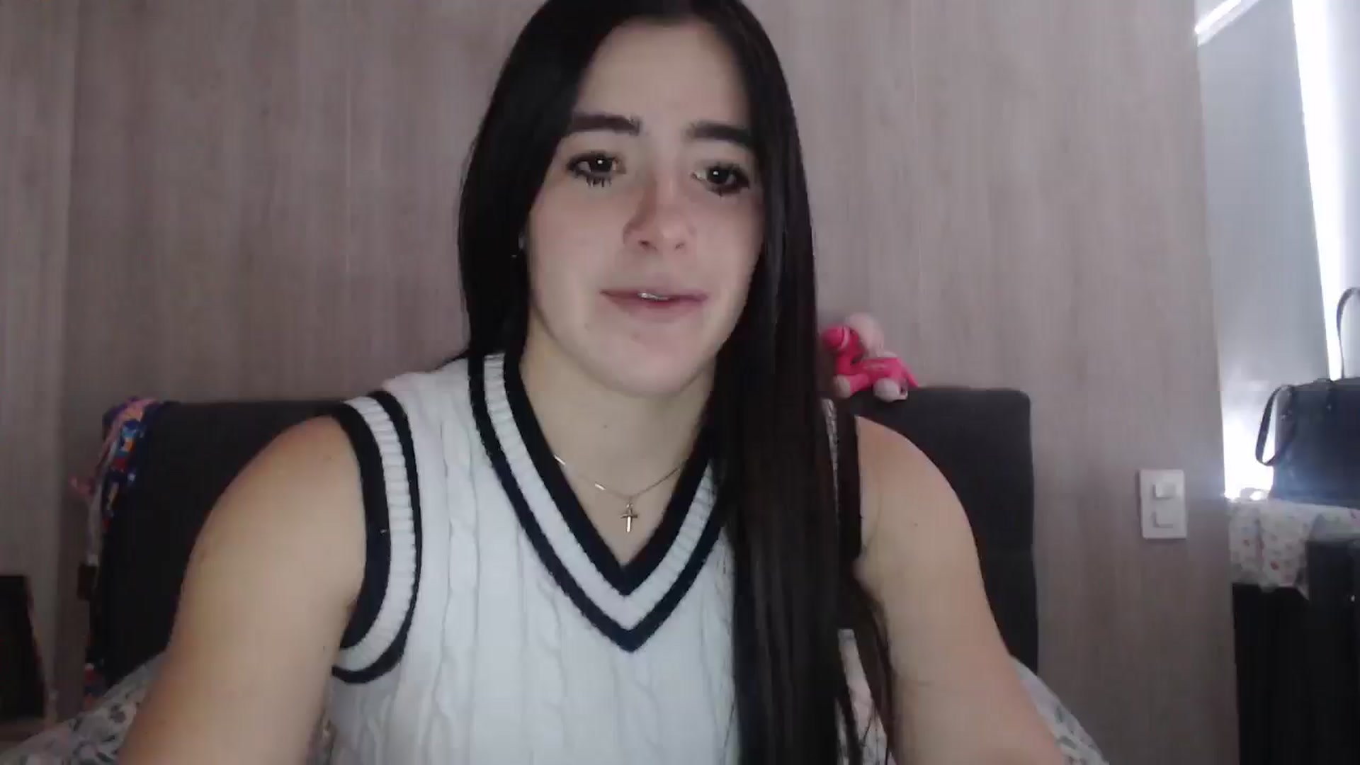 Gallery image thumbnail from Zoe_mill3r's myfreecams stream on, 09/21/2025, 16:59 image 15 of 20