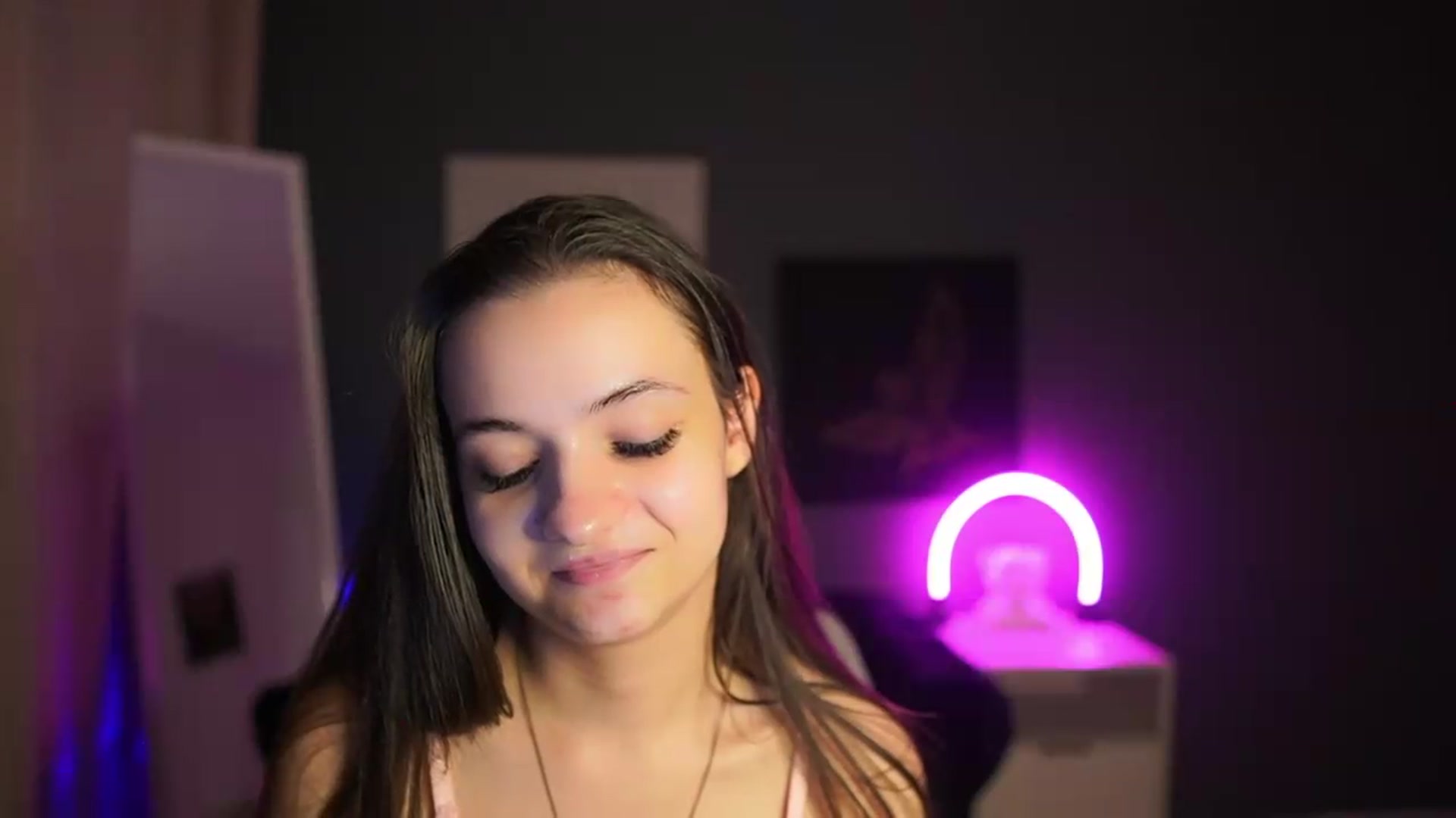 Gallery image thumbnail from Zoenica's myfreecams stream on, 07/31/2026, 16:32 image 14 of 20