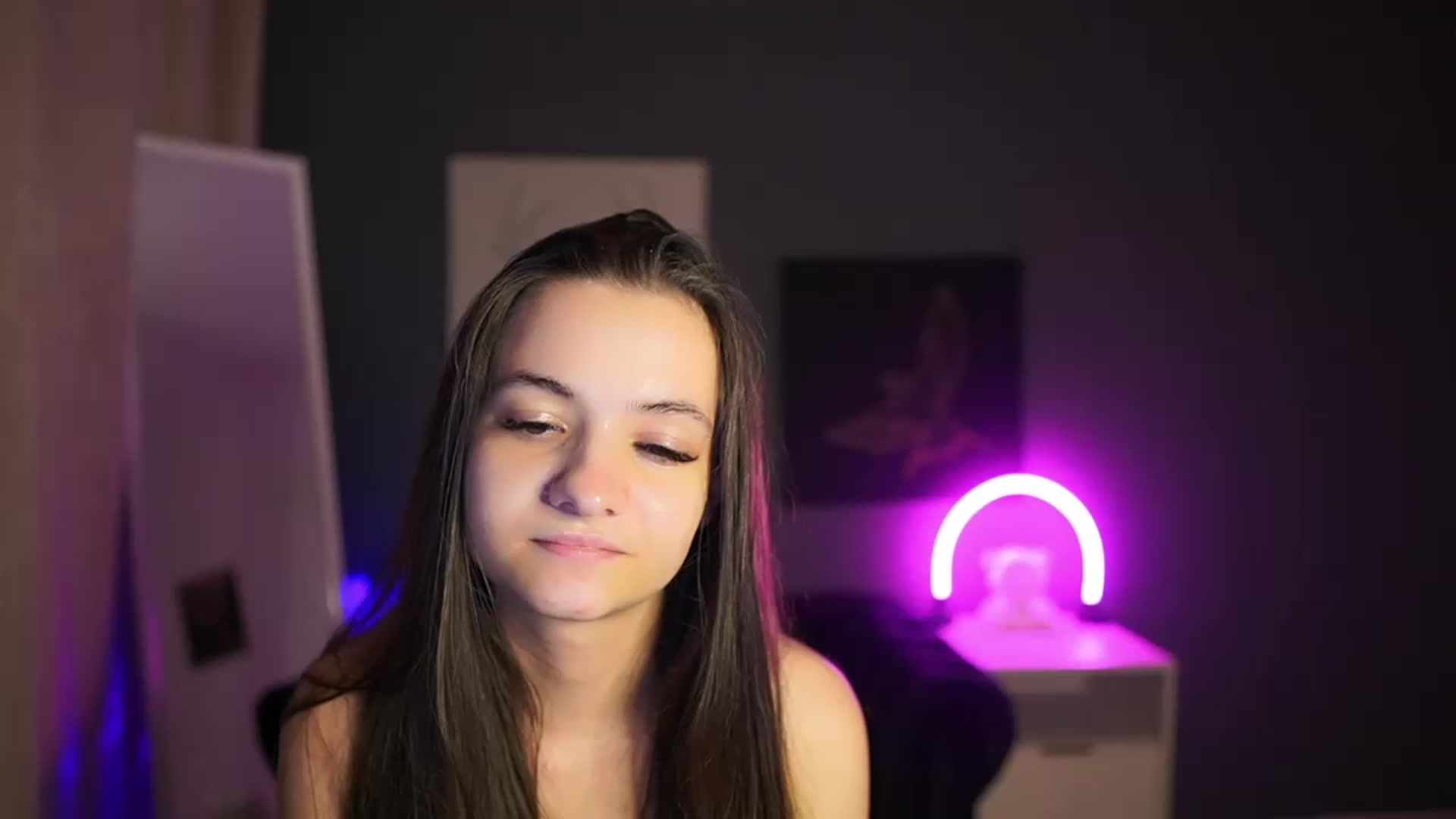 Gallery image thumbnail from Zoenica's myfreecams stream on, 07/31/2026, 17:11 image 17 of 20