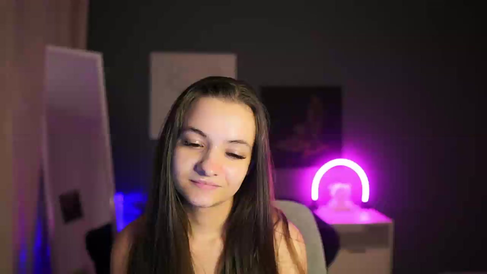 Gallery image thumbnail from Zoenica's myfreecams stream on, 07/31/2026, 17:11 image 3 of 20