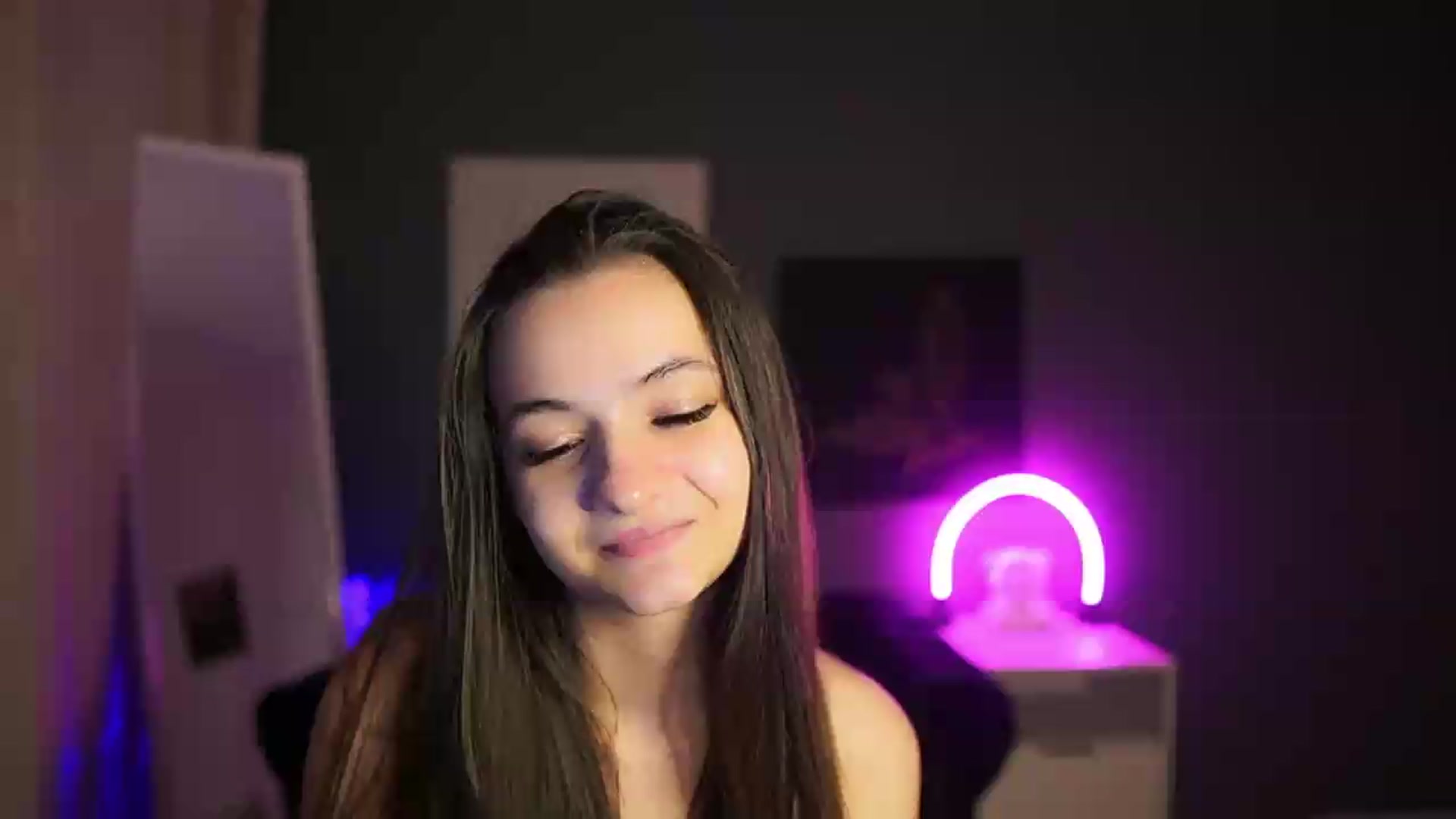 Gallery image thumbnail from Zoenica's myfreecams stream on, 07/31/2026, 17:11 image 19 of 20