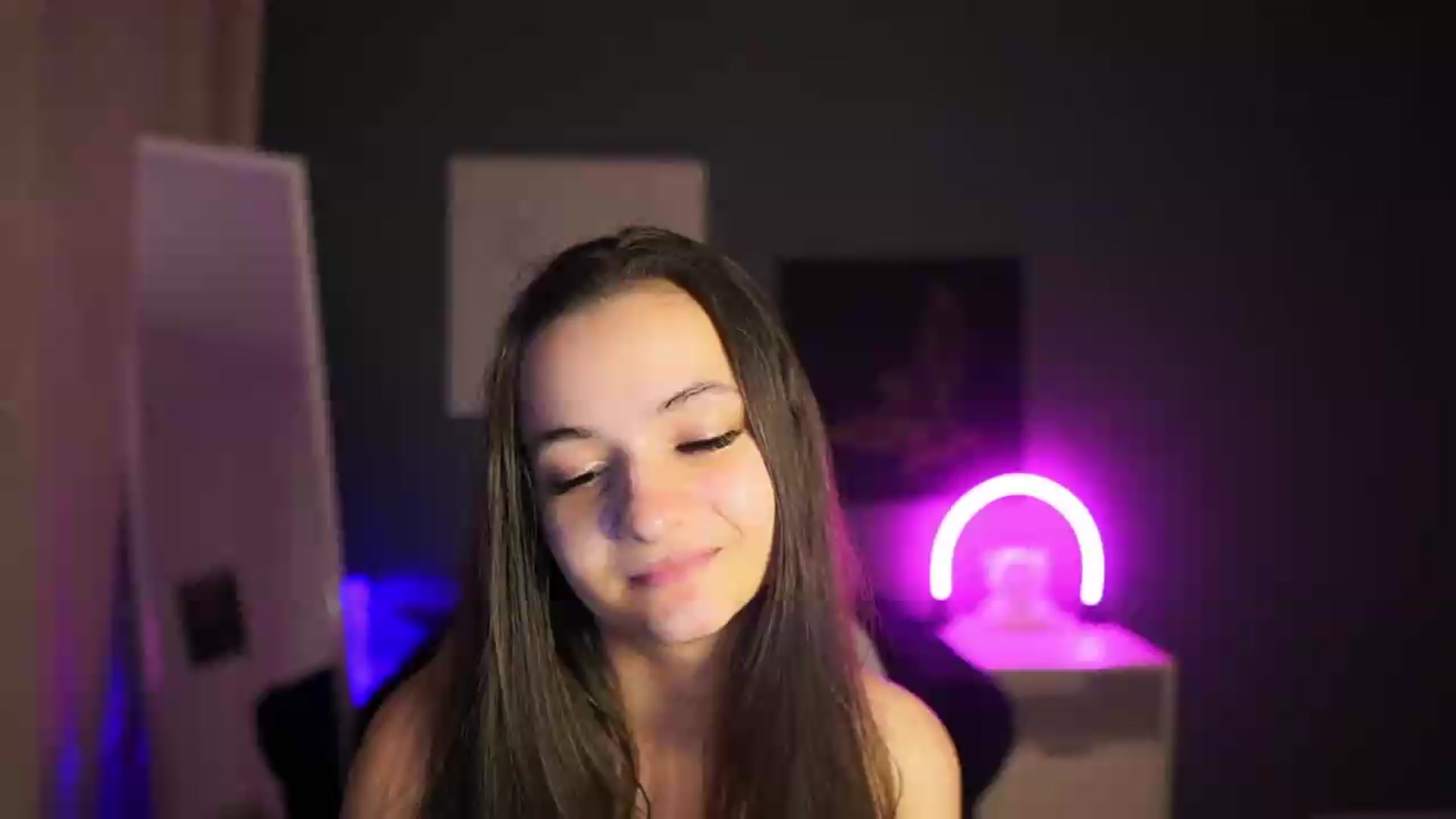 Gallery image thumbnail from Zoenica's myfreecams stream on, 07/31/2026, 17:11 image 15 of 20