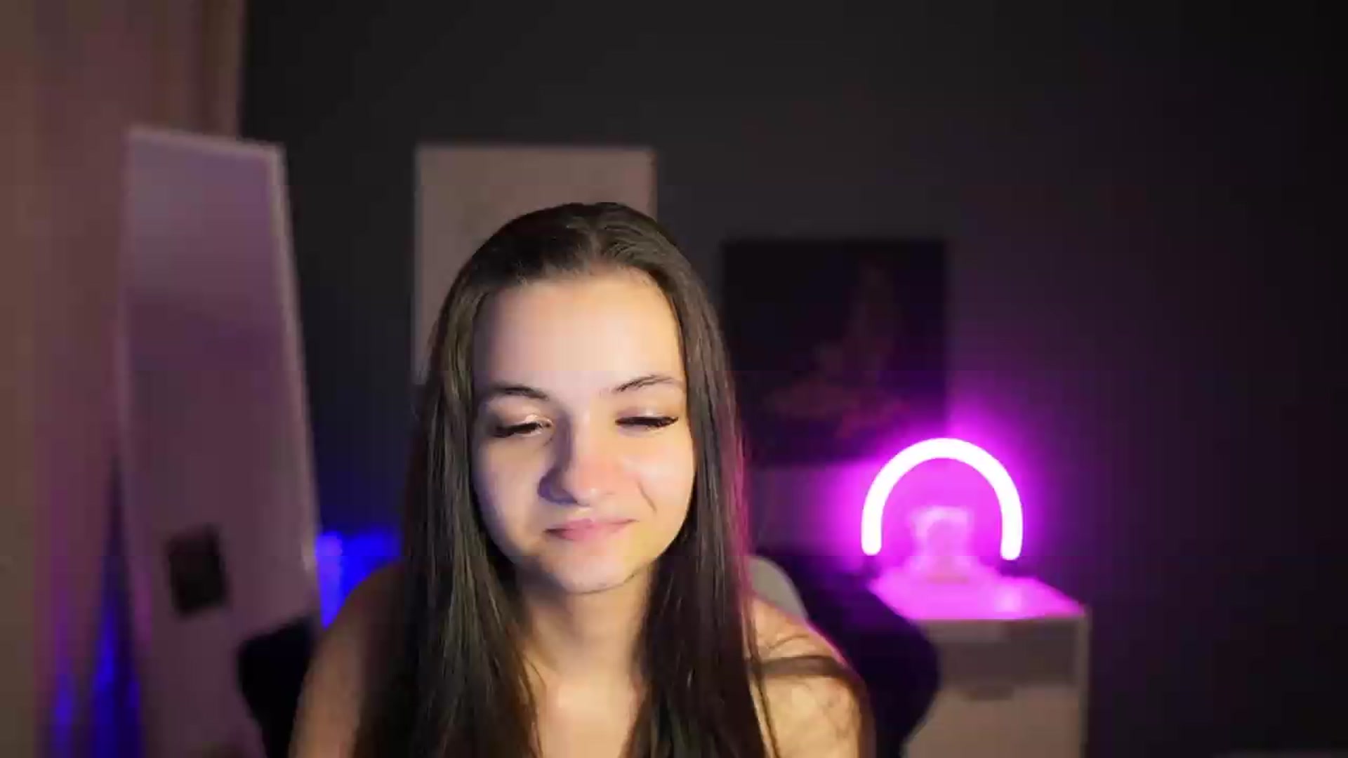 Gallery image thumbnail from Zoenica's myfreecams stream on, 07/31/2026, 17:11 image 5 of 20