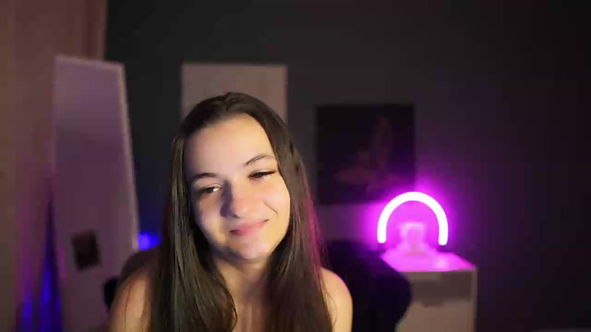 Gallery image thumbnail from Zoenica's myfreecams stream on, 07/31/2026, 17:11 image 8 of 20