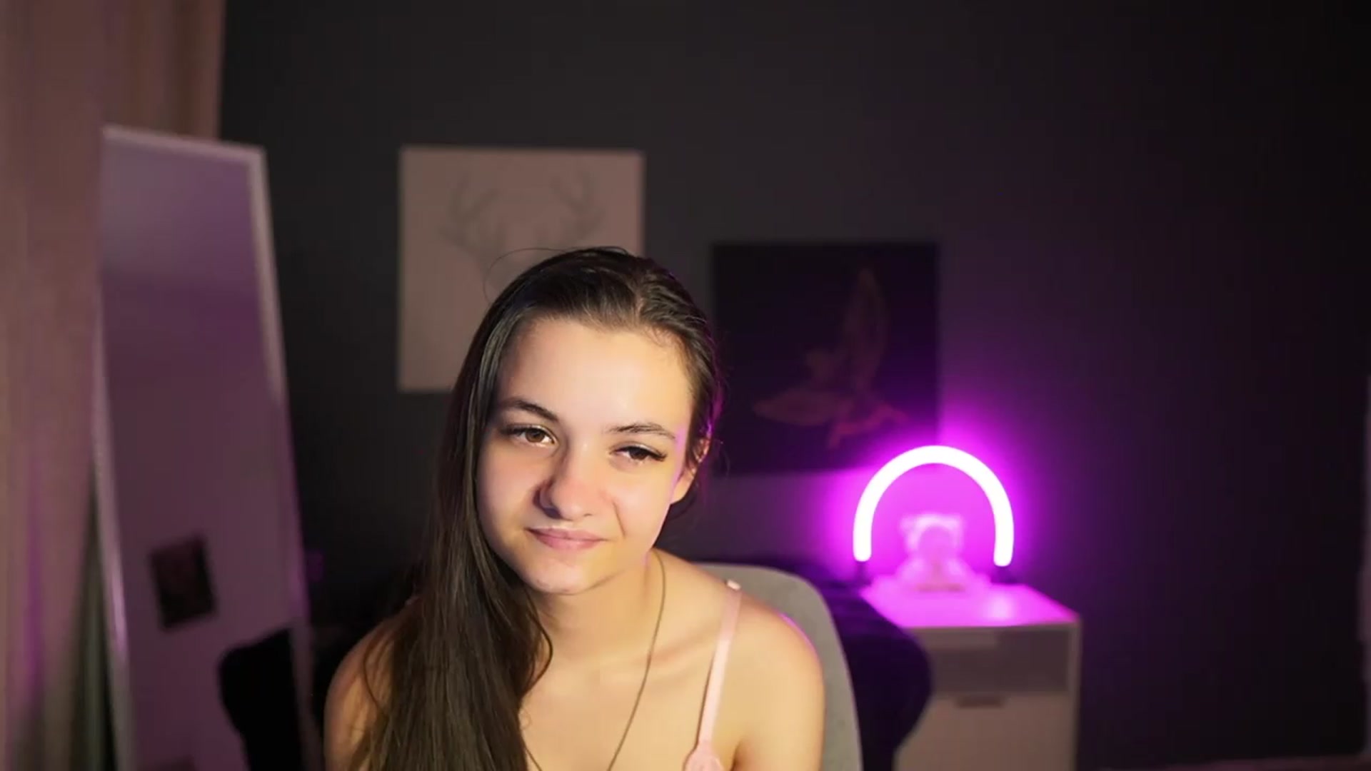 Gallery image thumbnail from Zoenica's myfreecams stream on, 08/01/2026, 17:42 image 17 of 20