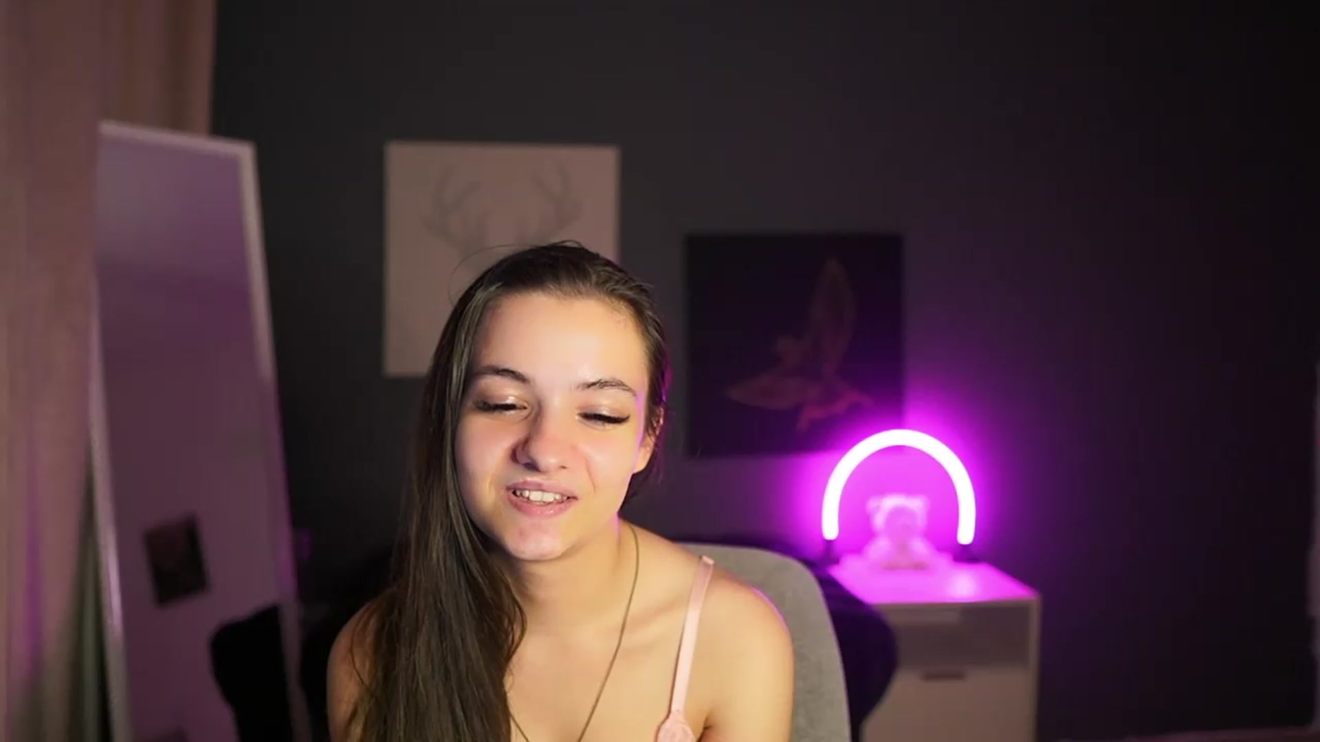 Gallery image thumbnail from Zoenica's myfreecams stream on, 08/01/2026, 17:42 image 18 of 20