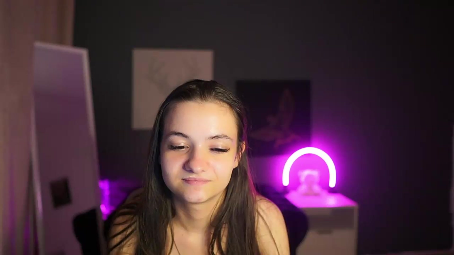 Gallery image thumbnail from Zoenica's myfreecams stream on, 08/01/2026, 17:42 image 8 of 20
