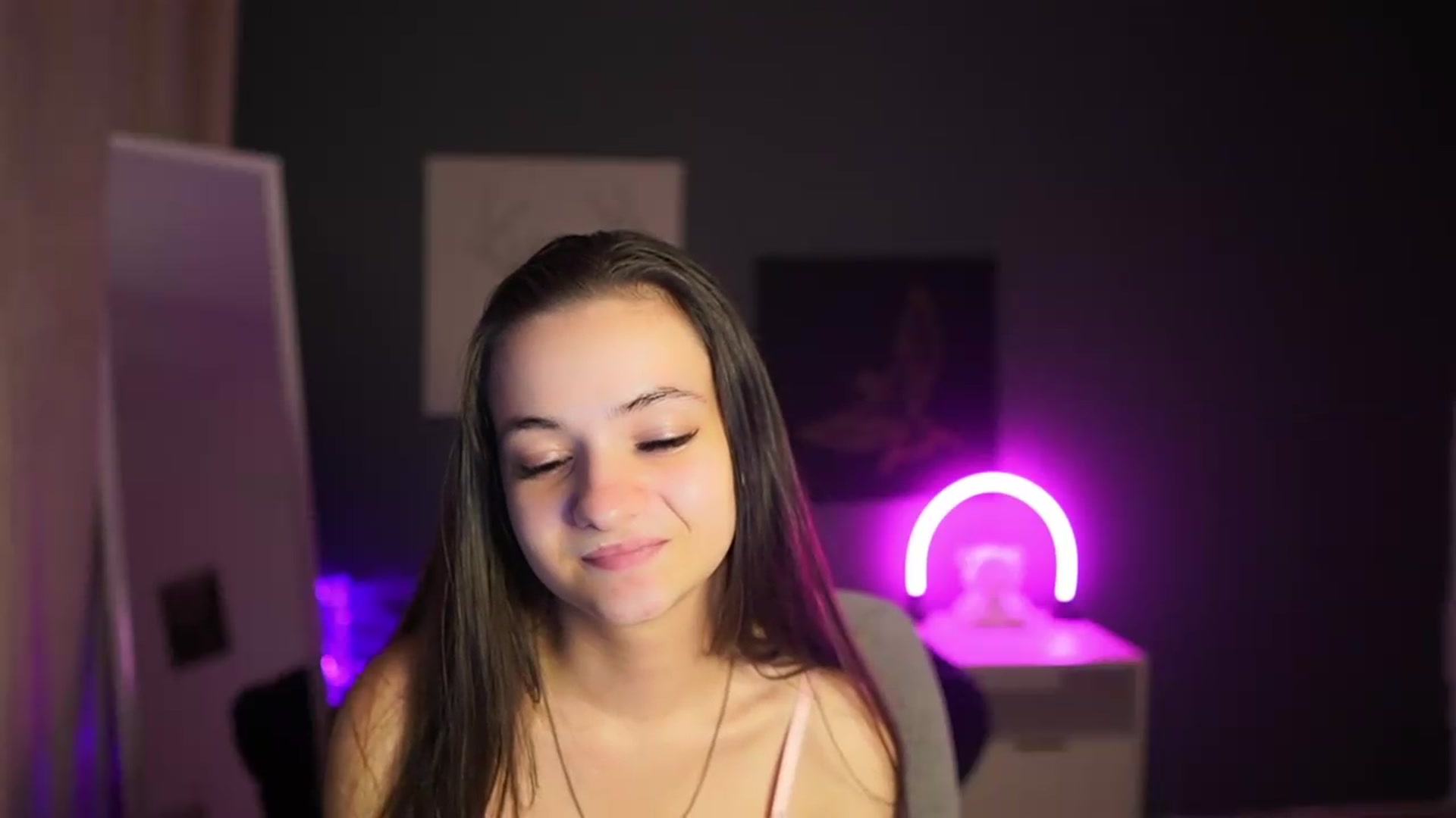 Gallery image thumbnail from Zoenica's myfreecams stream on, 08/01/2026, 17:42 image 2 of 20