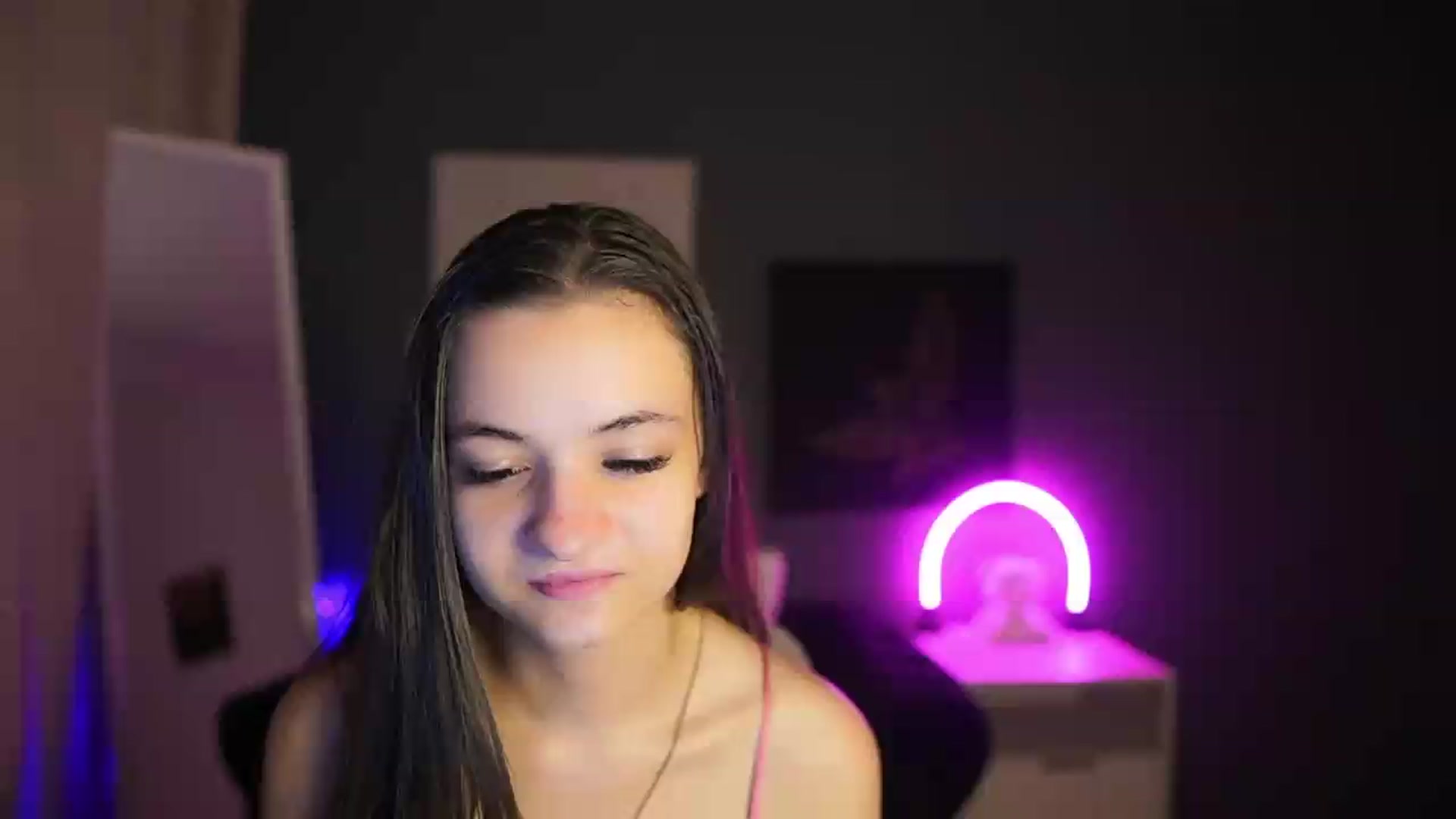 Gallery image thumbnail from Zoenica's myfreecams stream on, 08/02/2026, 13:32 image 8 of 20