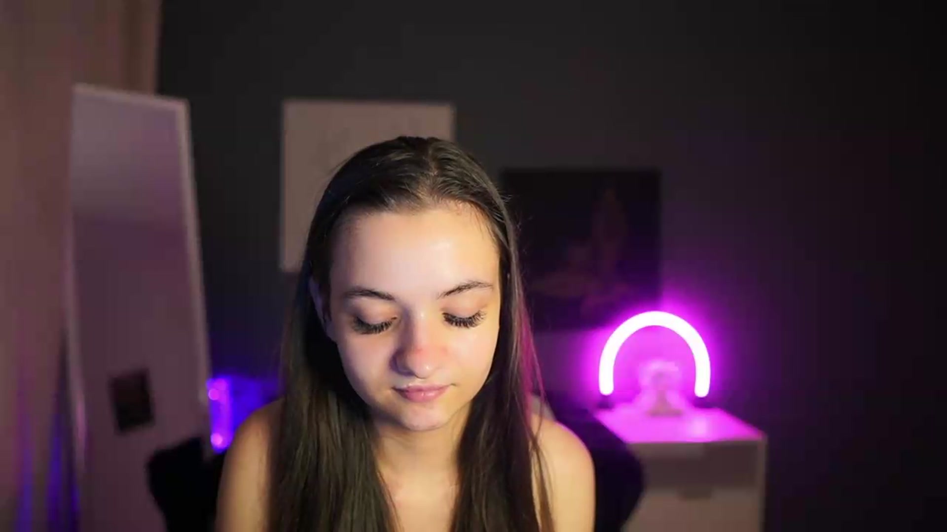 Gallery image thumbnail from Zoenica's myfreecams stream on, 08/02/2026, 16:07 image 19 of 20