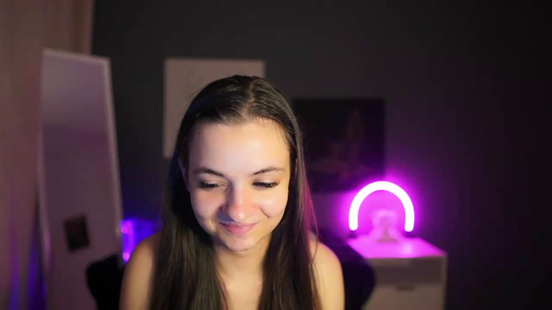 Gallery image thumbnail from Zoenica's myfreecams stream on, 08/02/2026, 16:07 image 18 of 20
