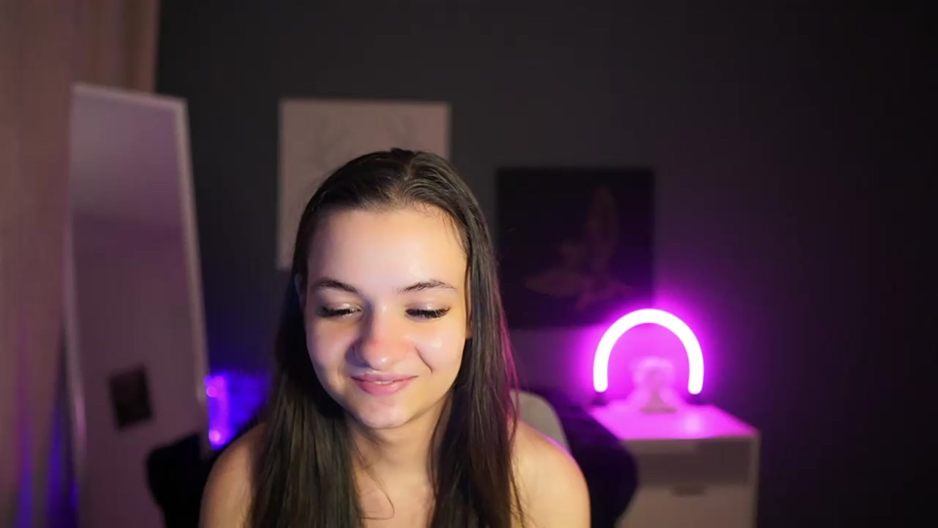 Gallery image thumbnail from Zoenica's myfreecams stream on, 08/02/2026, 16:07 image 11 of 20