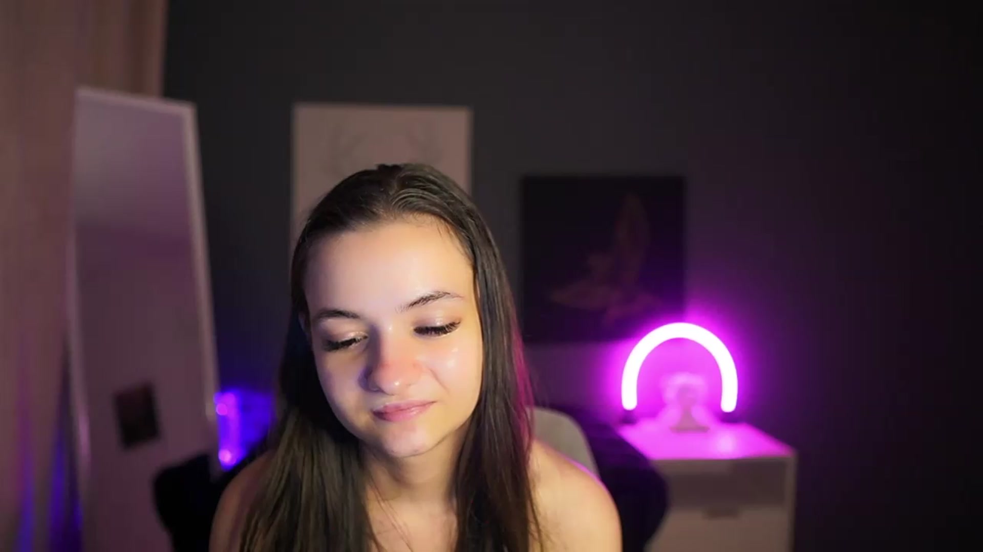 Gallery image thumbnail from Zoenica's myfreecams stream on, 08/02/2026, 16:07 image 12 of 20