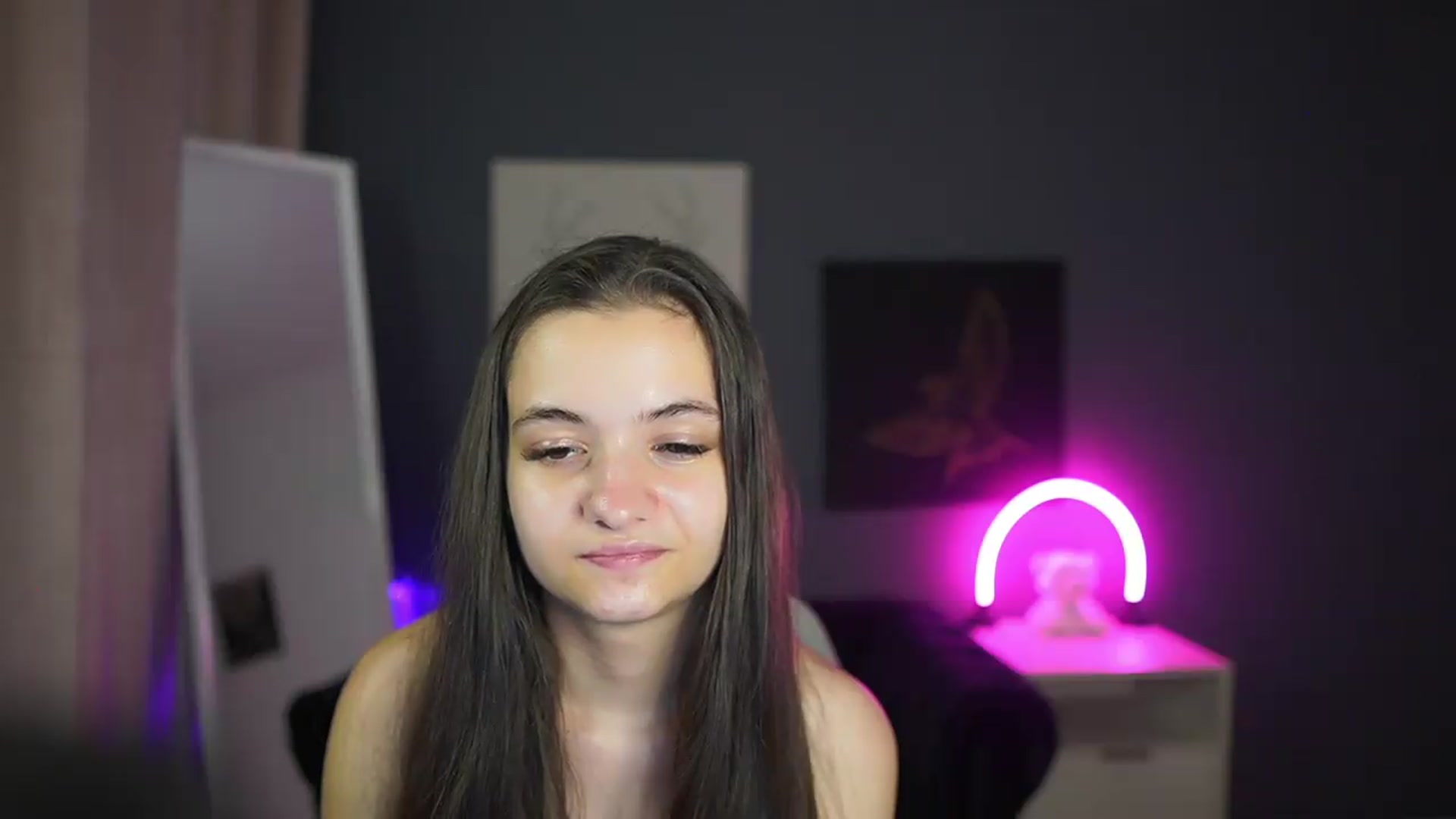 Gallery image thumbnail from Zoenica's myfreecams stream on, 08/05/2026, 15:56 image 6 of 20