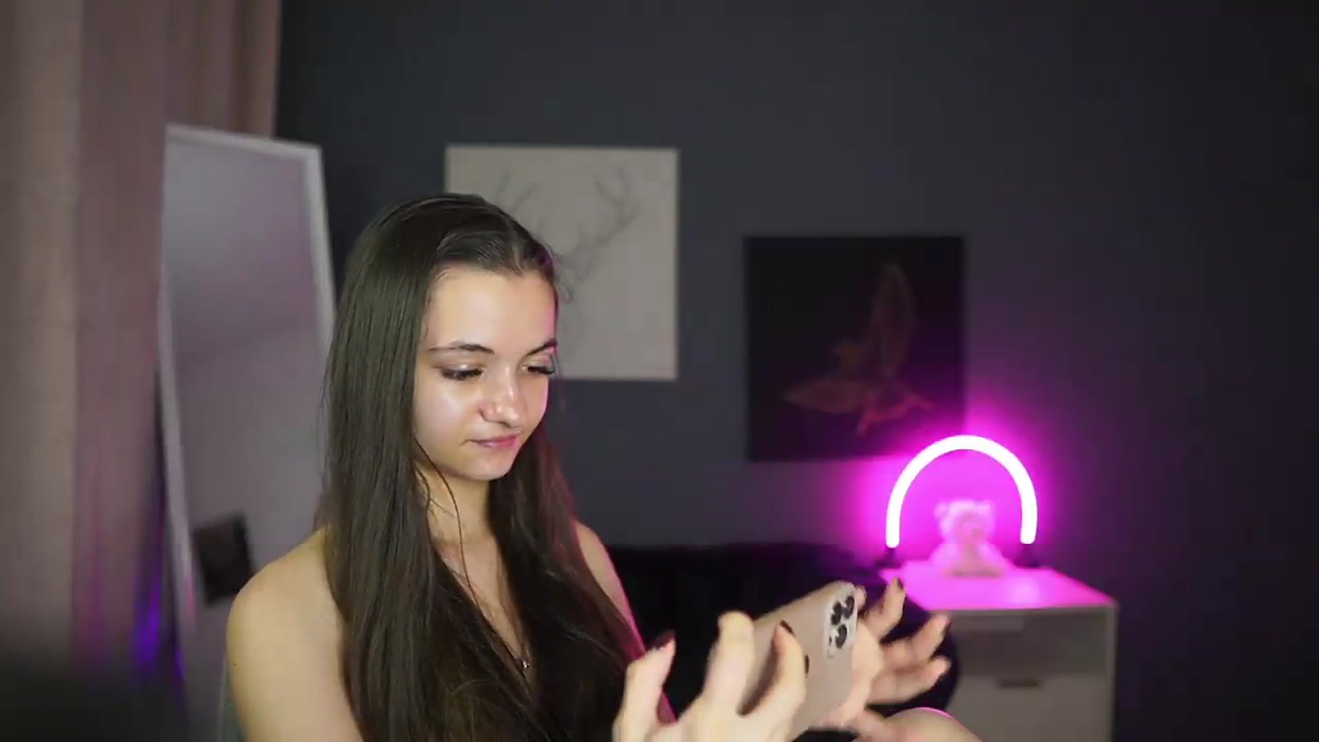 Gallery image thumbnail from Zoenica's myfreecams stream on, 08/05/2026, 15:56 image 12 of 20